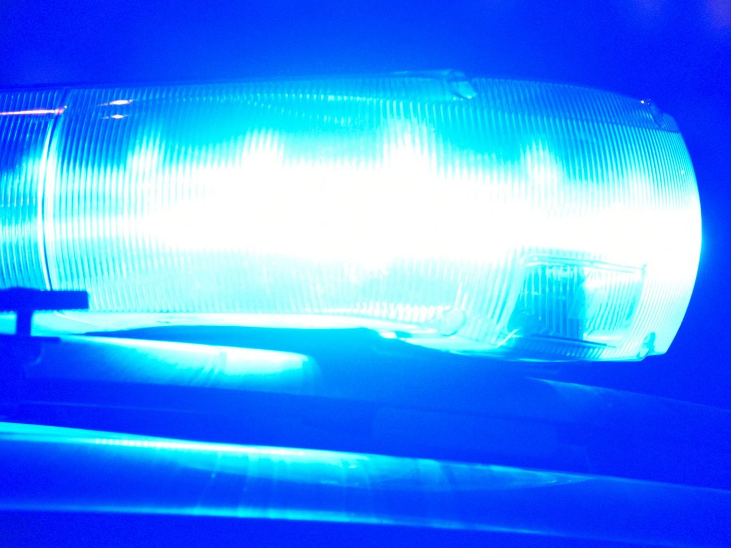 Ambergtunnel gesperrt: Lkw-Handlauf verfängt sich in Kabel (Symbolbild)