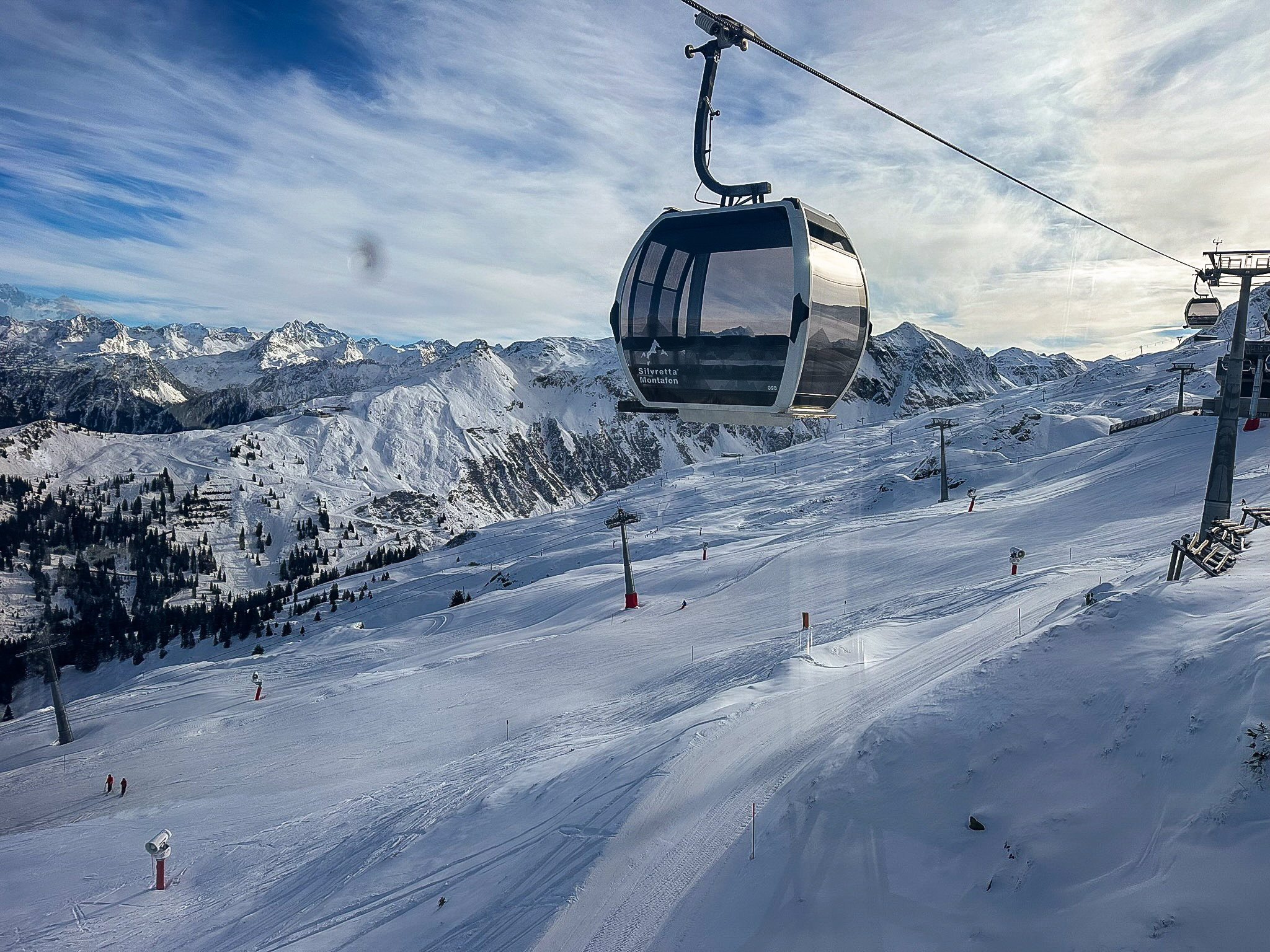 wetter feature, wetterfeature, ski, skifahren, winter, schnee, tourismus, wintertourismus, gondel, skigebiet, katharina aus feldkirch im skigebiet valisera im montafon