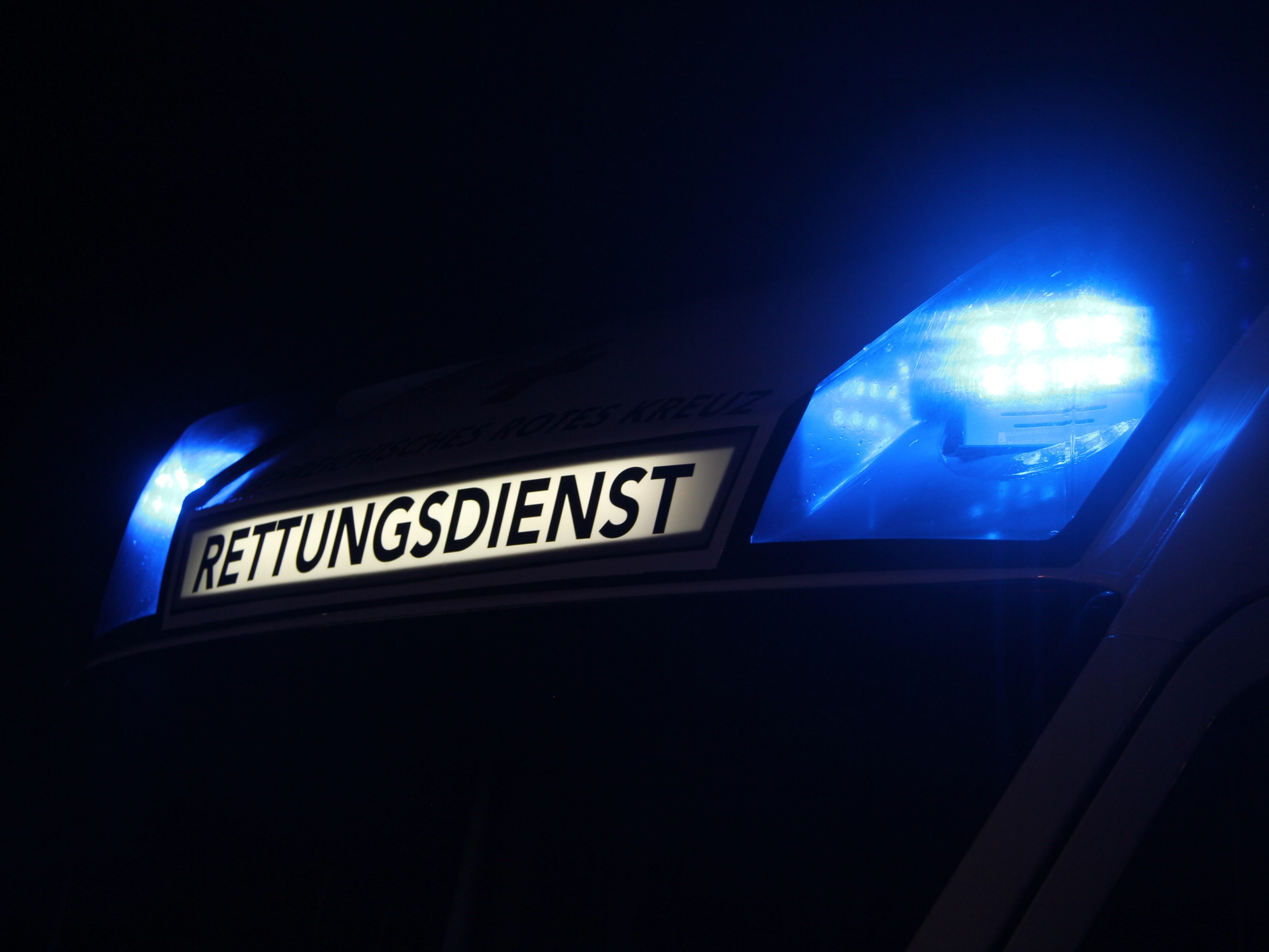 Schwerer Stromunfall in Industriebau: Arbeiter (49) in Lebensgefahr (SYMBOLBILD)