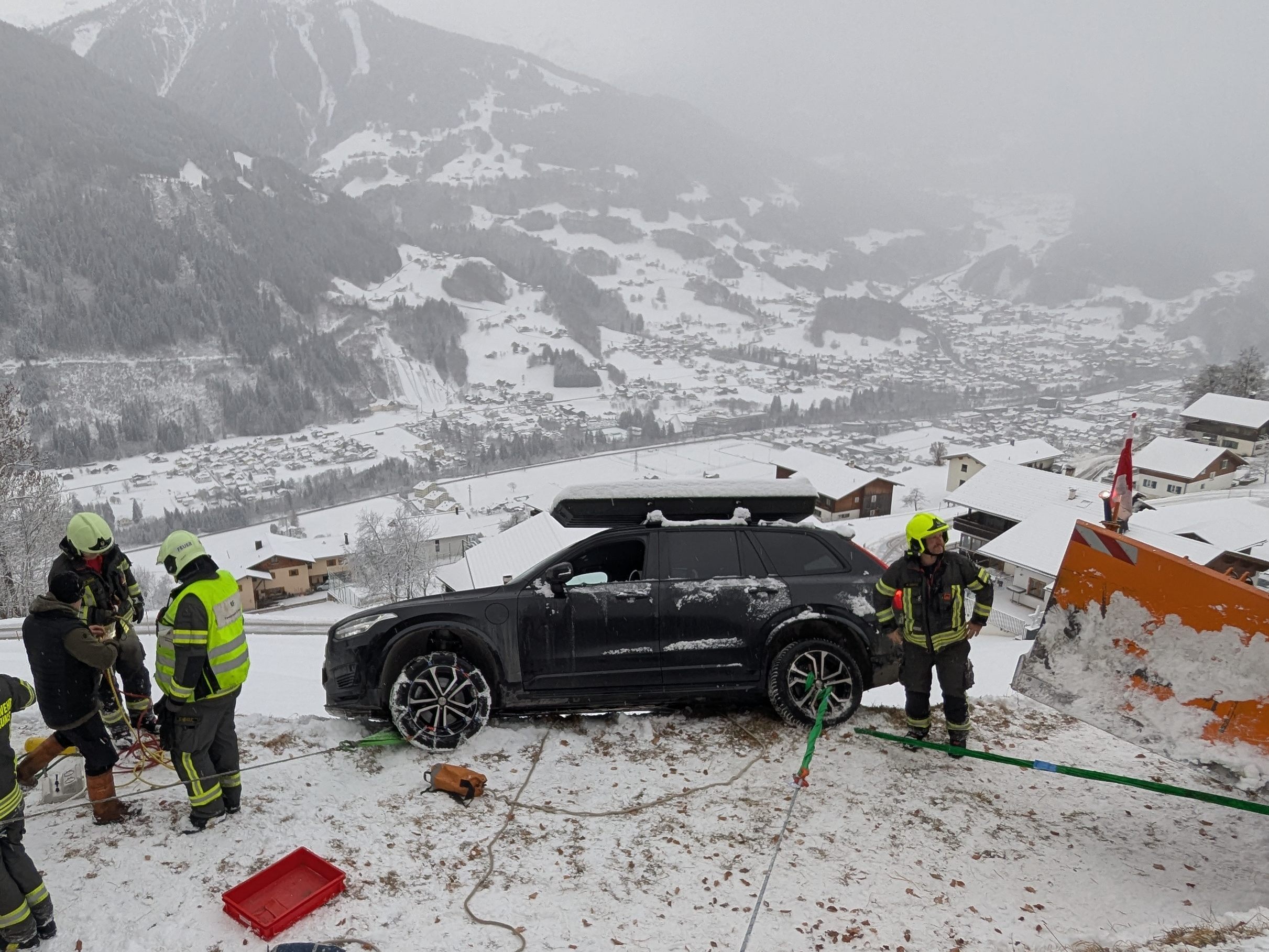 Das Fahrzeug wurde von der Feuerwehr Schruns gesichert.