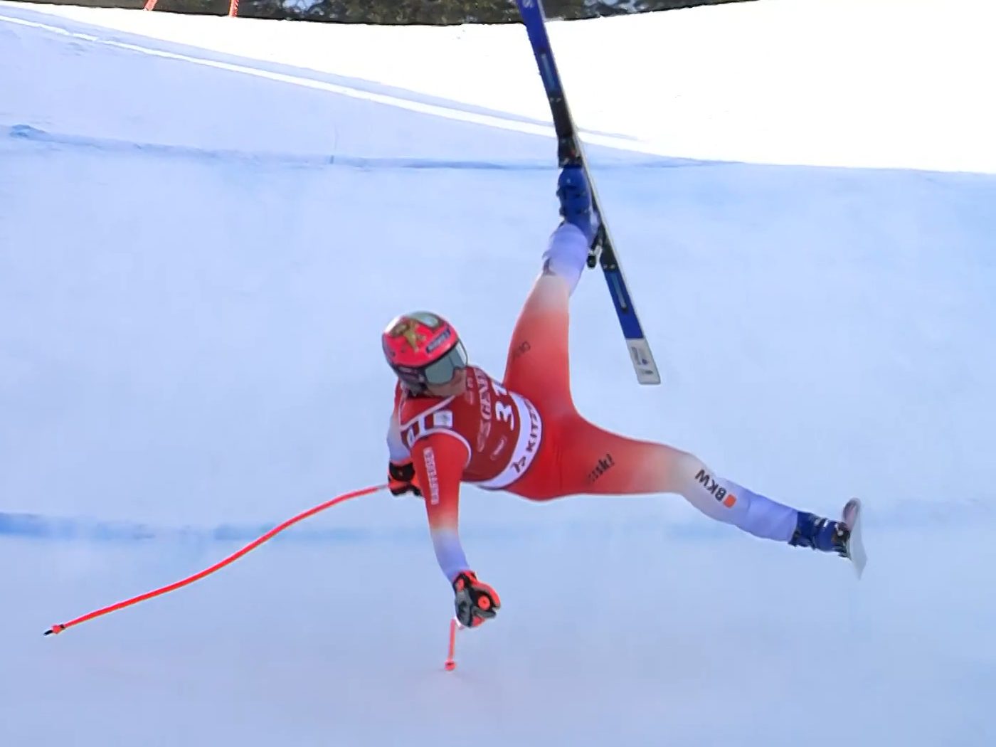 Der Schweizer Arnaud Boisset sorgte am Freitag beim Super G in Kitzbühel für einen Schreckmoment.