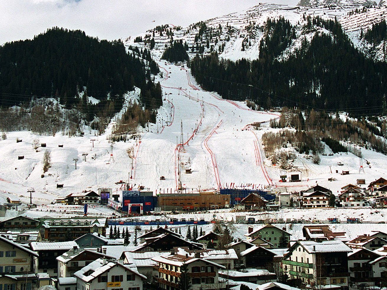 Das Karl-Schranz-Zielstadion entstand im Zuge der Ski WM 2001 und gilt bis heute als Symbol für die nachhaltige Entwicklung des Wintersports in St. Anton am Arlberg.