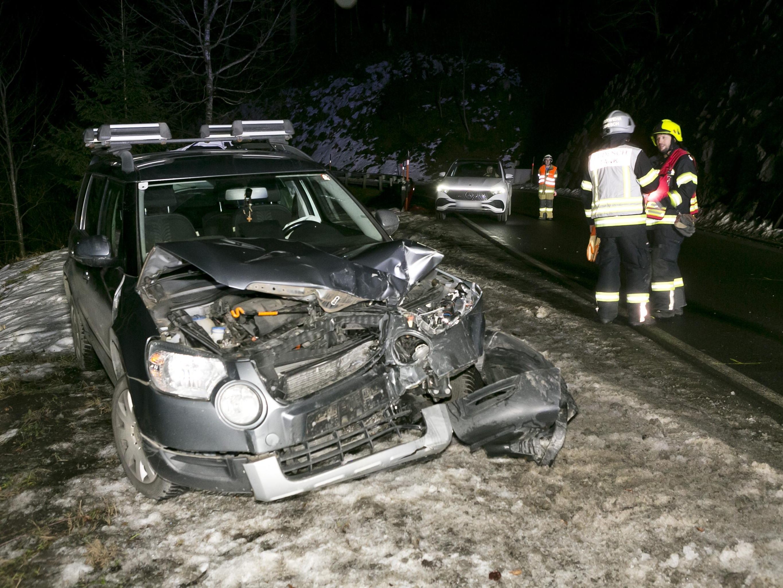 Zwei Verletzte bei Unfall zwischen Ludesch und Raggal.