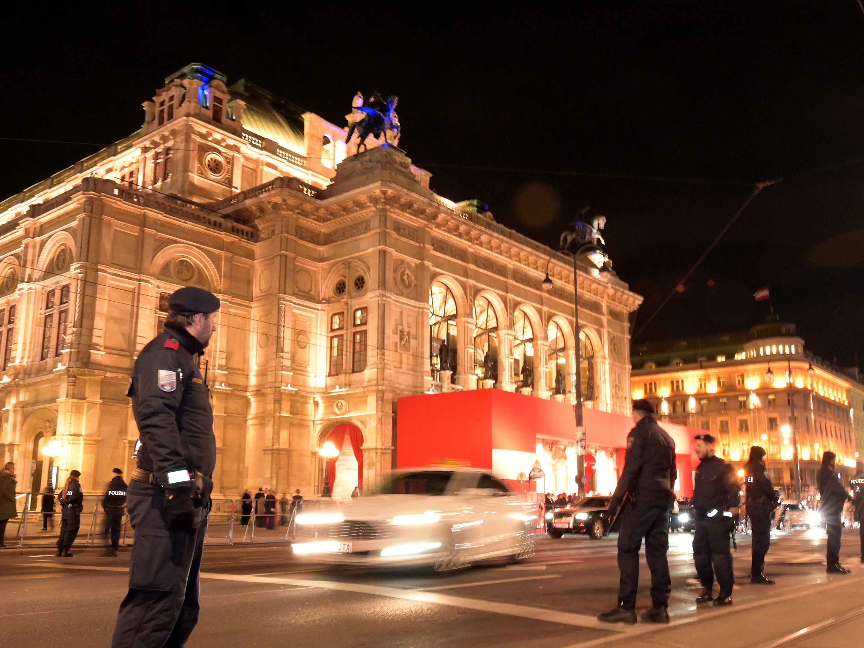 In der Wiener Innenstadt kommt es am Opernball-Abend zu Verkehrseinschränkungen.