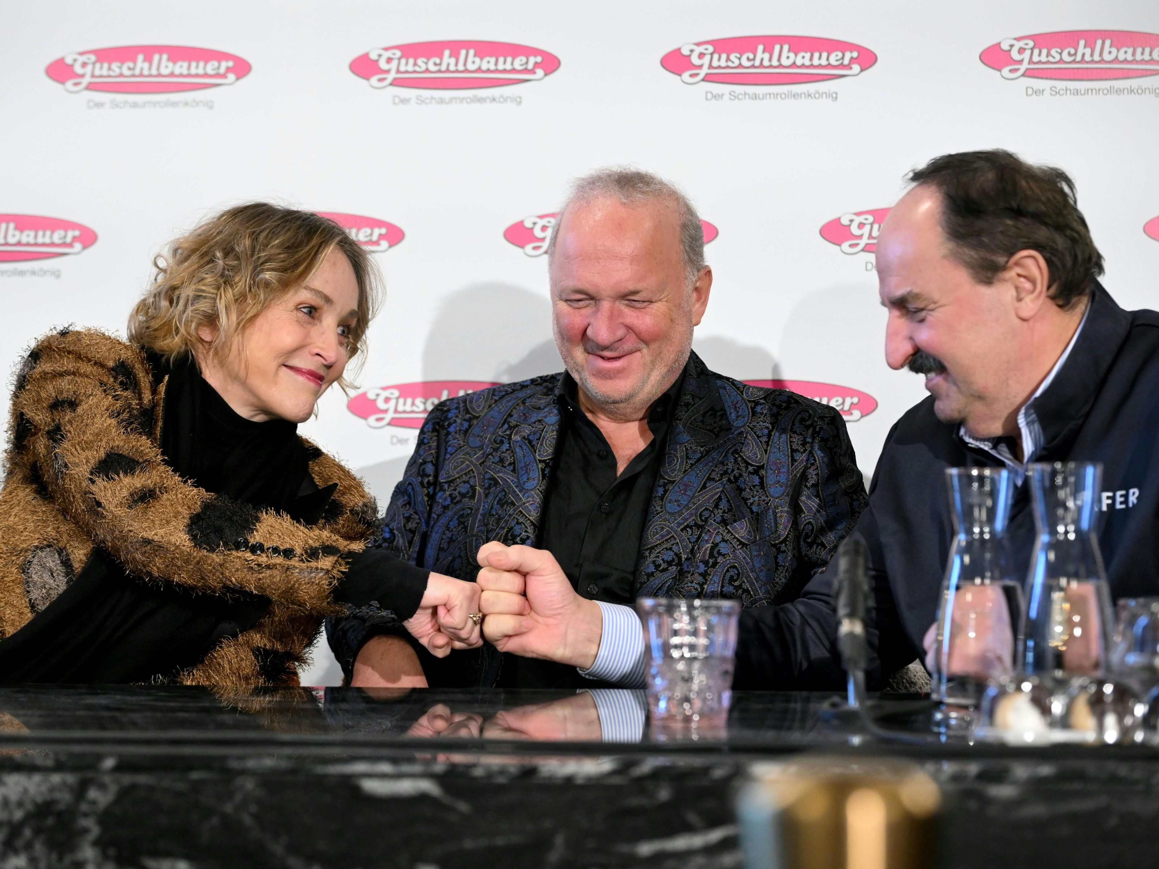 Sharon Stone, Karl Guschlbauer und Johann Lafer im Vorfeld des Wiener Opernballs in Oberösterreich.