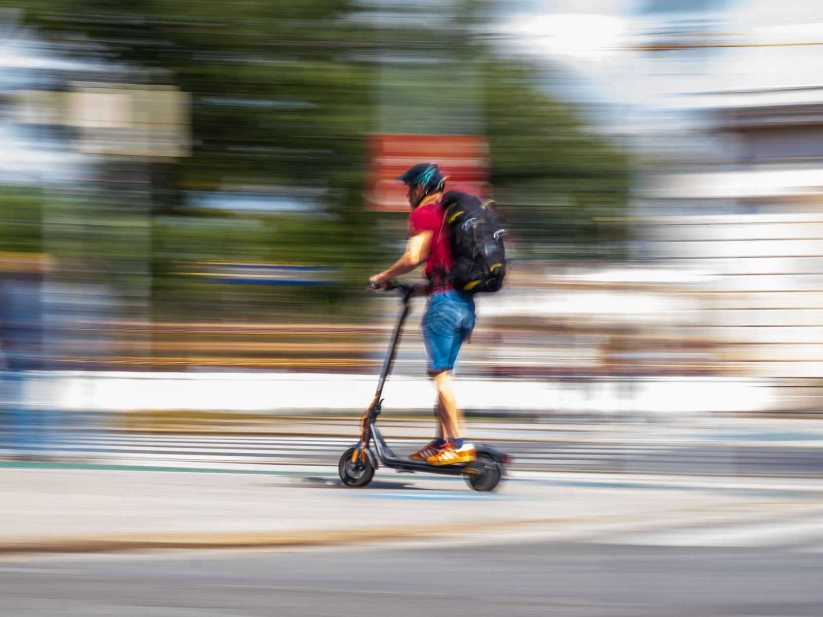 Helmpflicht für E-Scooter ab 1. Mai – neue StVO-Regeln.
