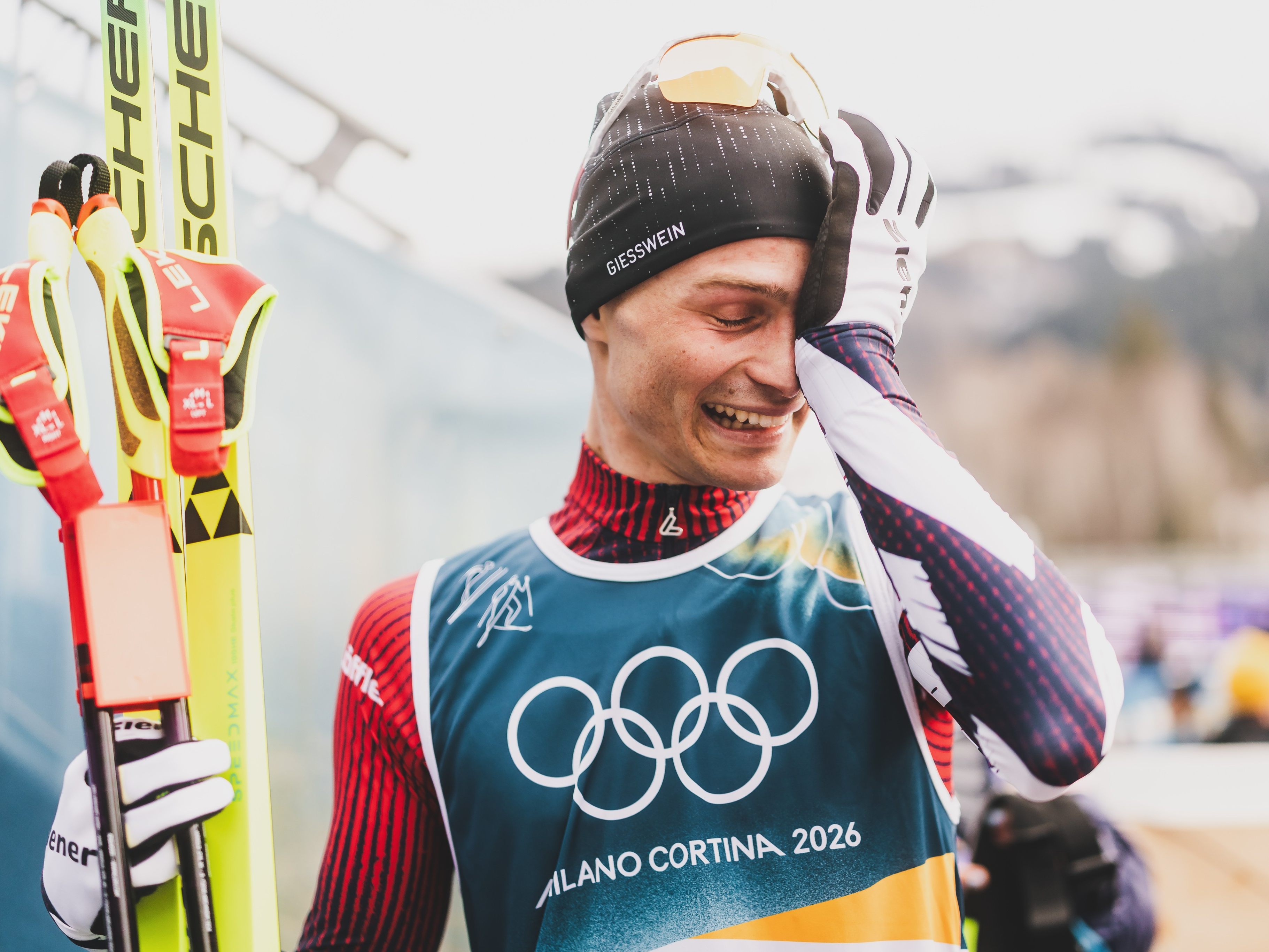 Johannes Lamparter hat die Silbermedaille in der Nordischen Kombination gewonnen.