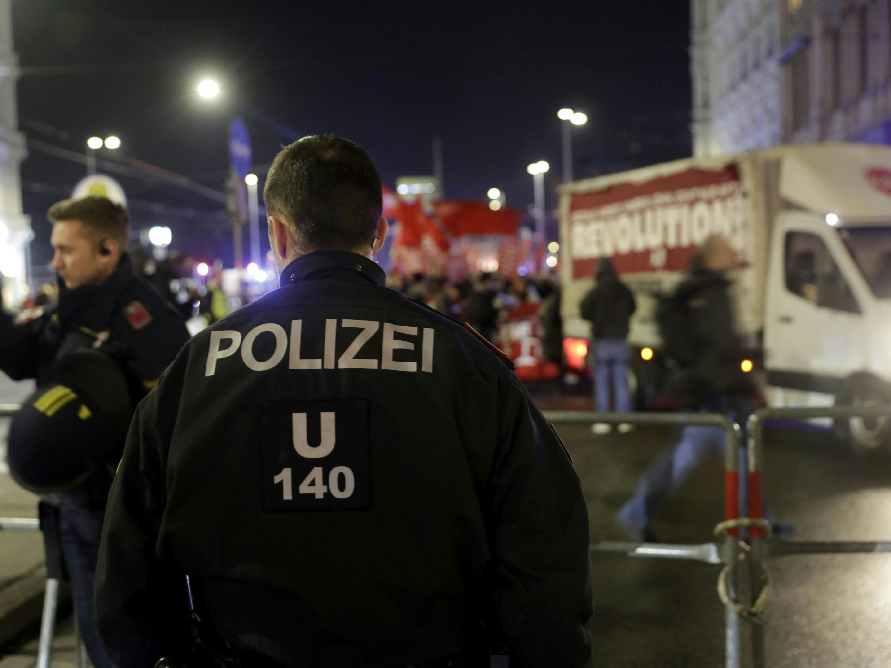 Die KJÖ ruft am Opernball-Abend zur Demo auf.