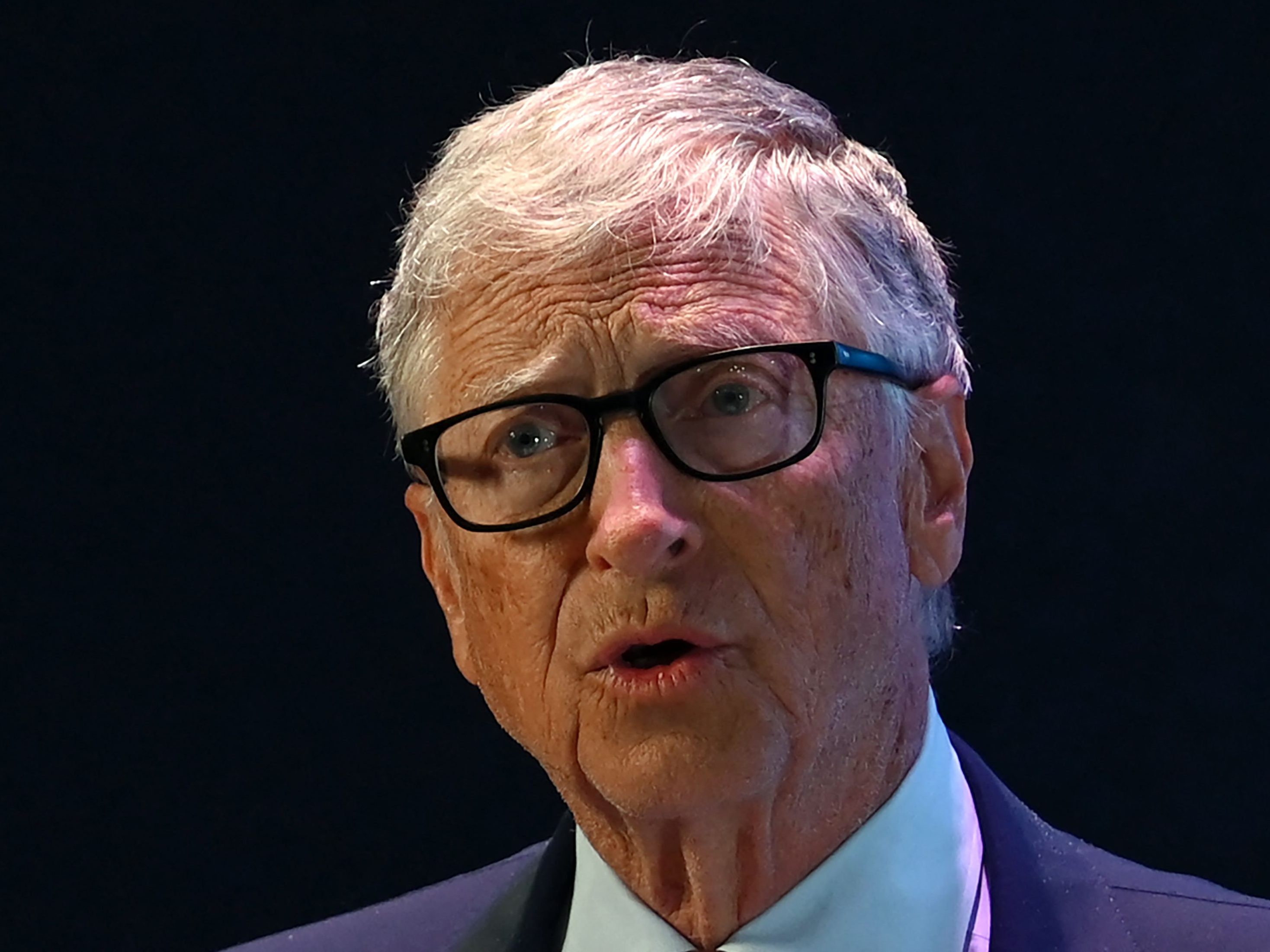 Bill Gates hat seine Treffen mit dem verstorbenen Sexualstraftäter Jeffrey Epstein nach der Veröffentlichung neuer Akten als Fehler bezeichnet.
