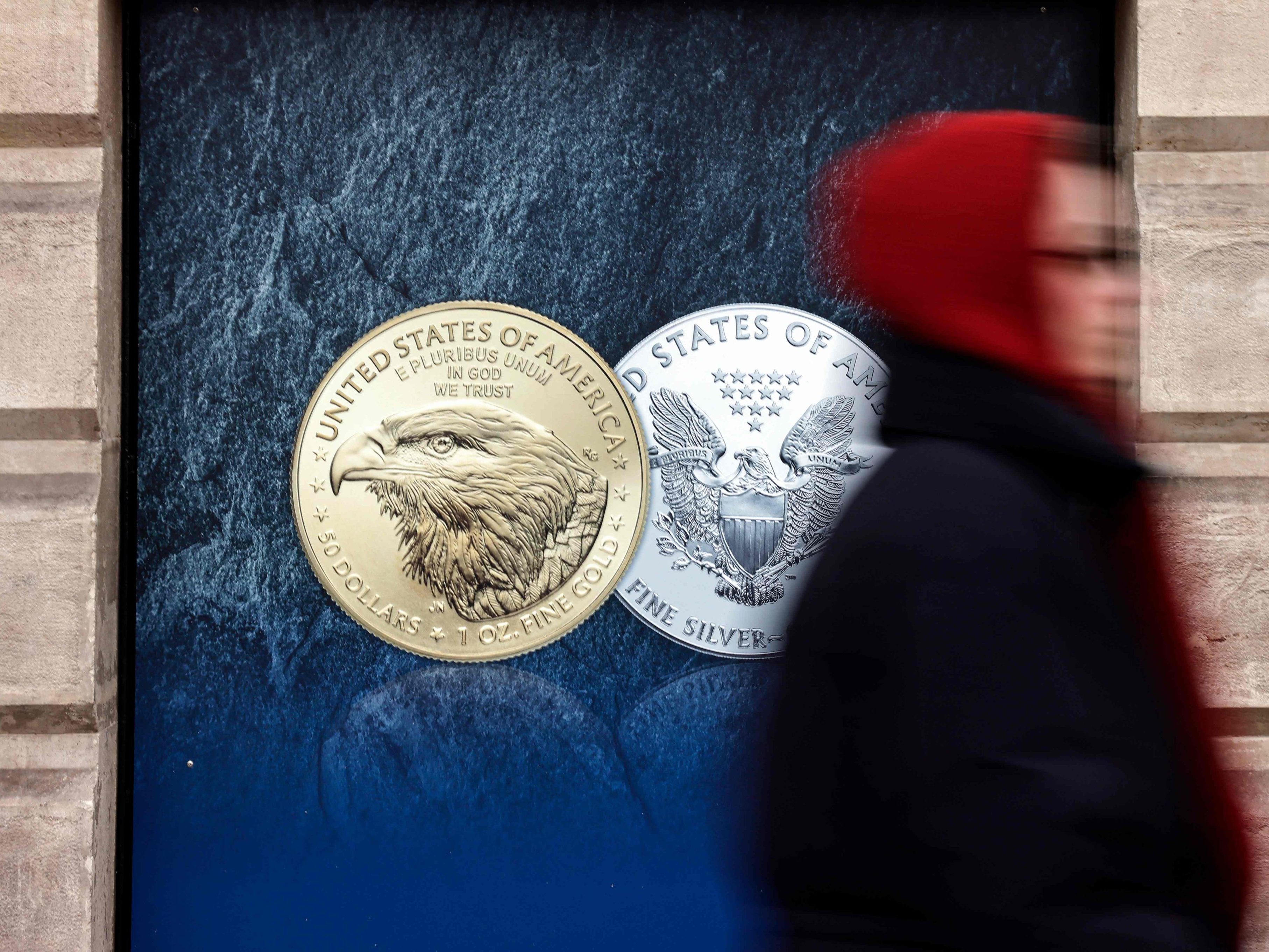 Zinszweifel schocken Anleger: Goldpreis rutscht deutlich ab.