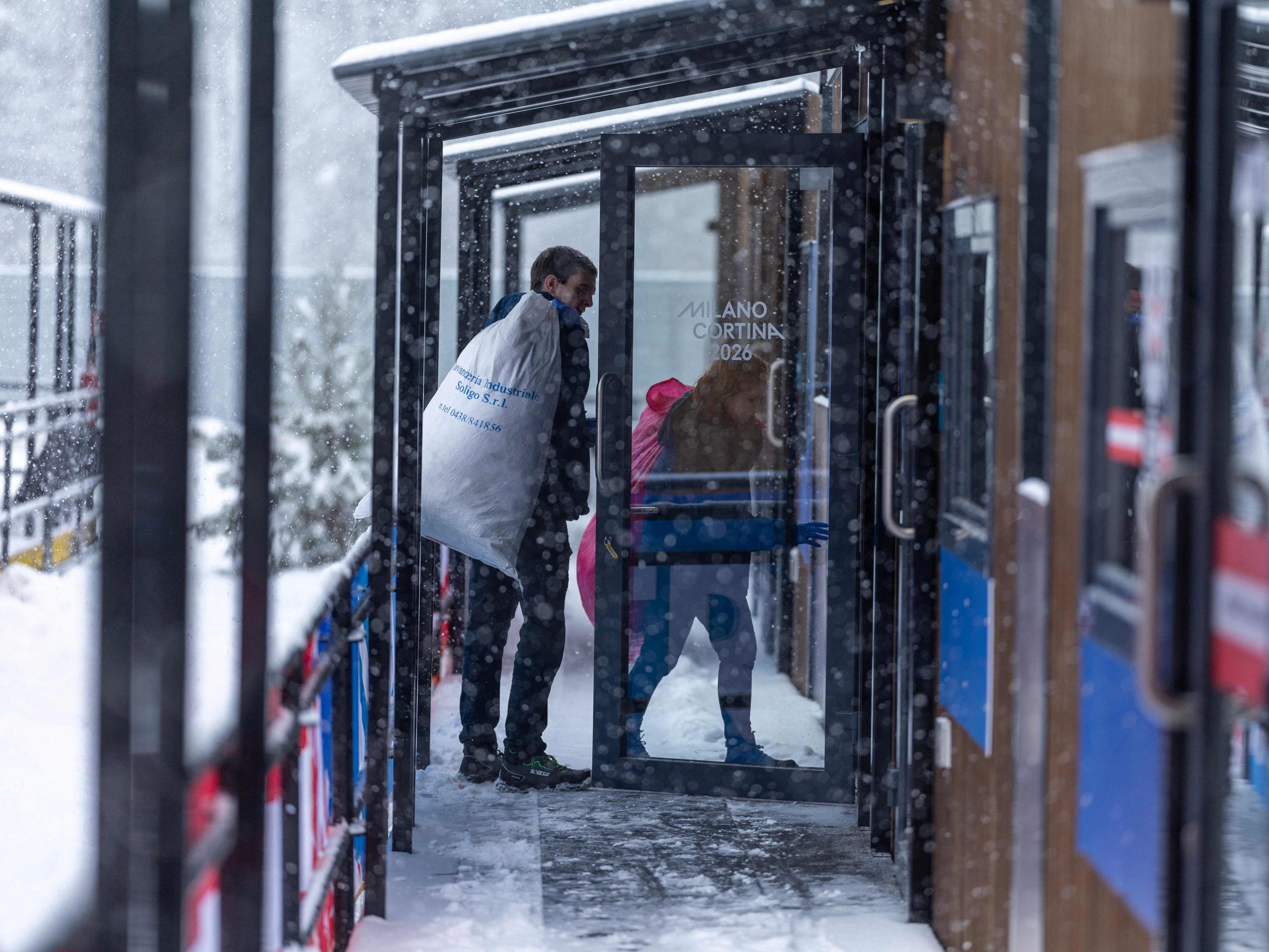 Olympia in Cortina: Kondome im Dorf nach drei Tagen vergriffen.