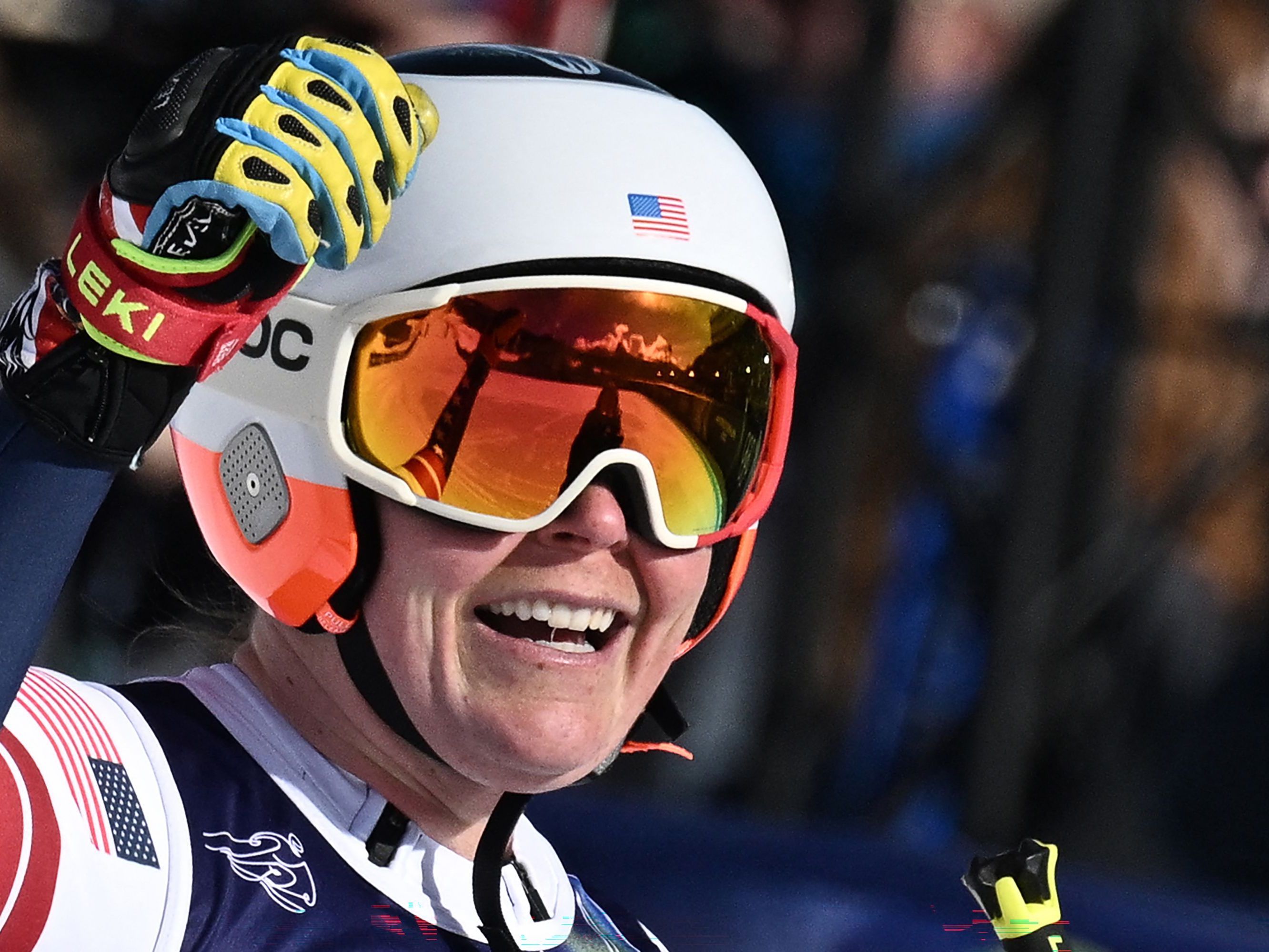 Breezy Johnson gewinnt in Cortina.