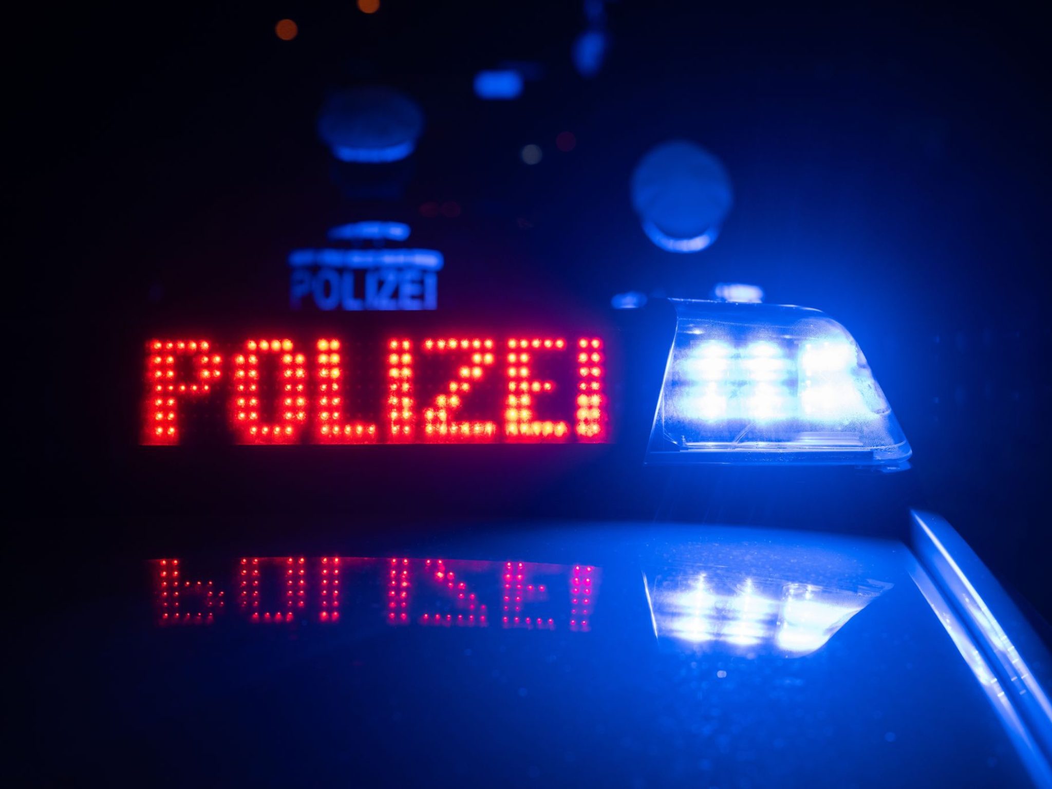 Ein siebenjähriges Mädchen wird in einem Fastnacht-Vereinsheim von einer umstürzenden Theke tödlich verletzt. (Symbolbild)