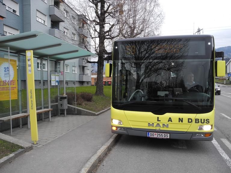 In einem Linienbus in Lustenau kam es zu einem tätlichen Angriff. Die Polizei sucht Zeugen.
