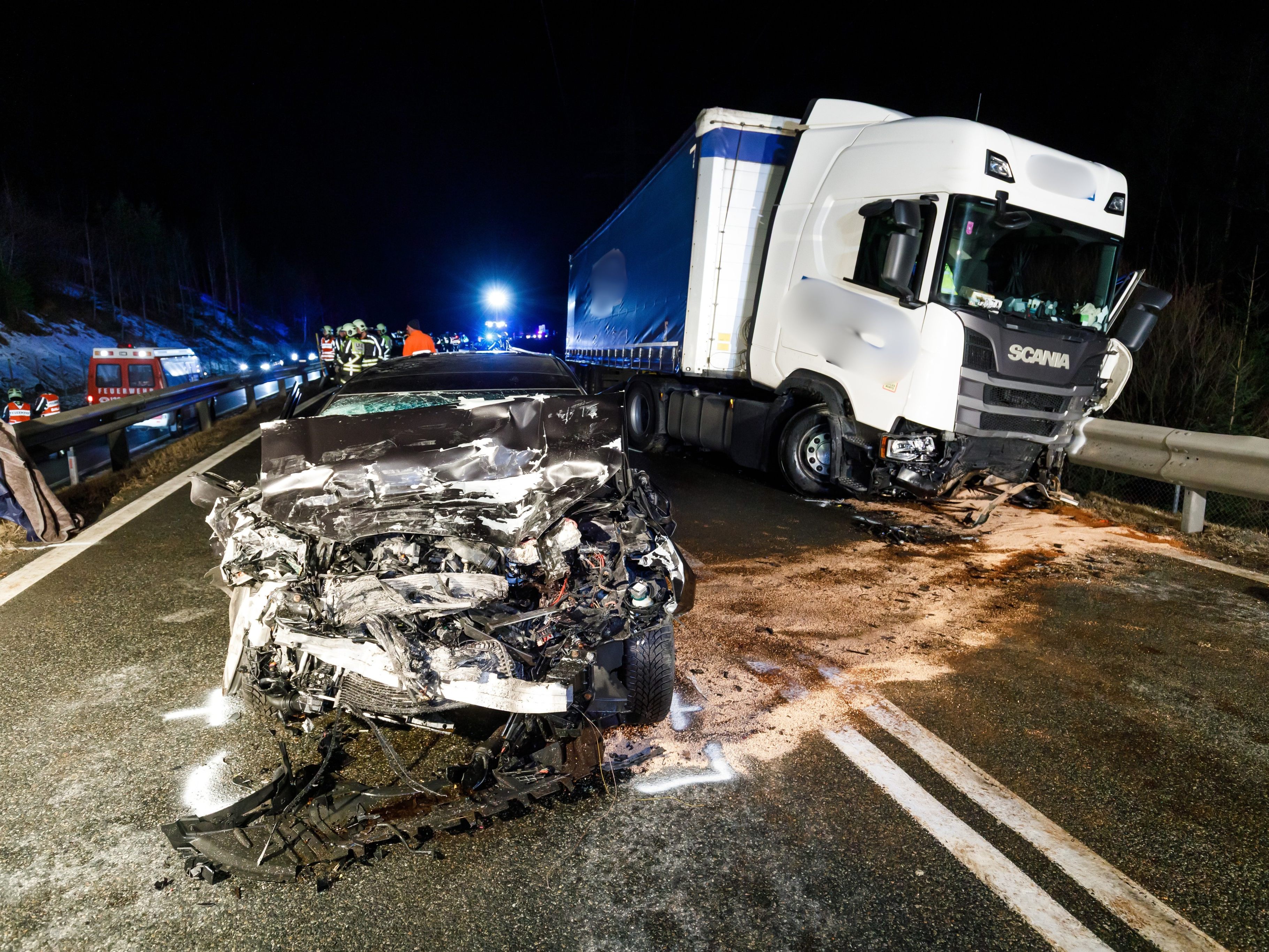 Bei einem schweren Unfall auf der S16 zwischen Braz und Dalaas iat am Montag eine Person tödlich verunglückt.
