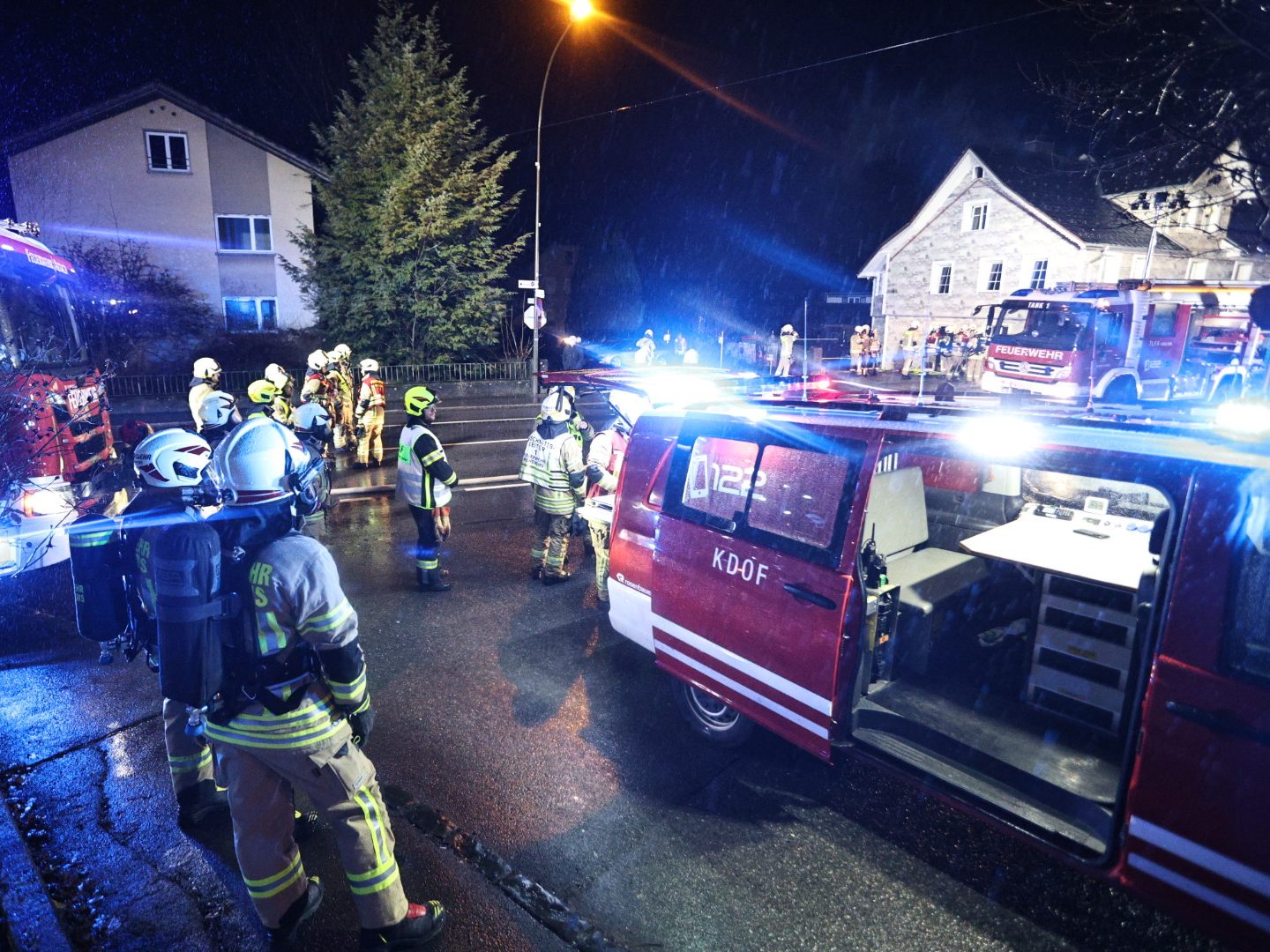 Großeinsatz in Hohenems: Dachstuhl stand in Flammen