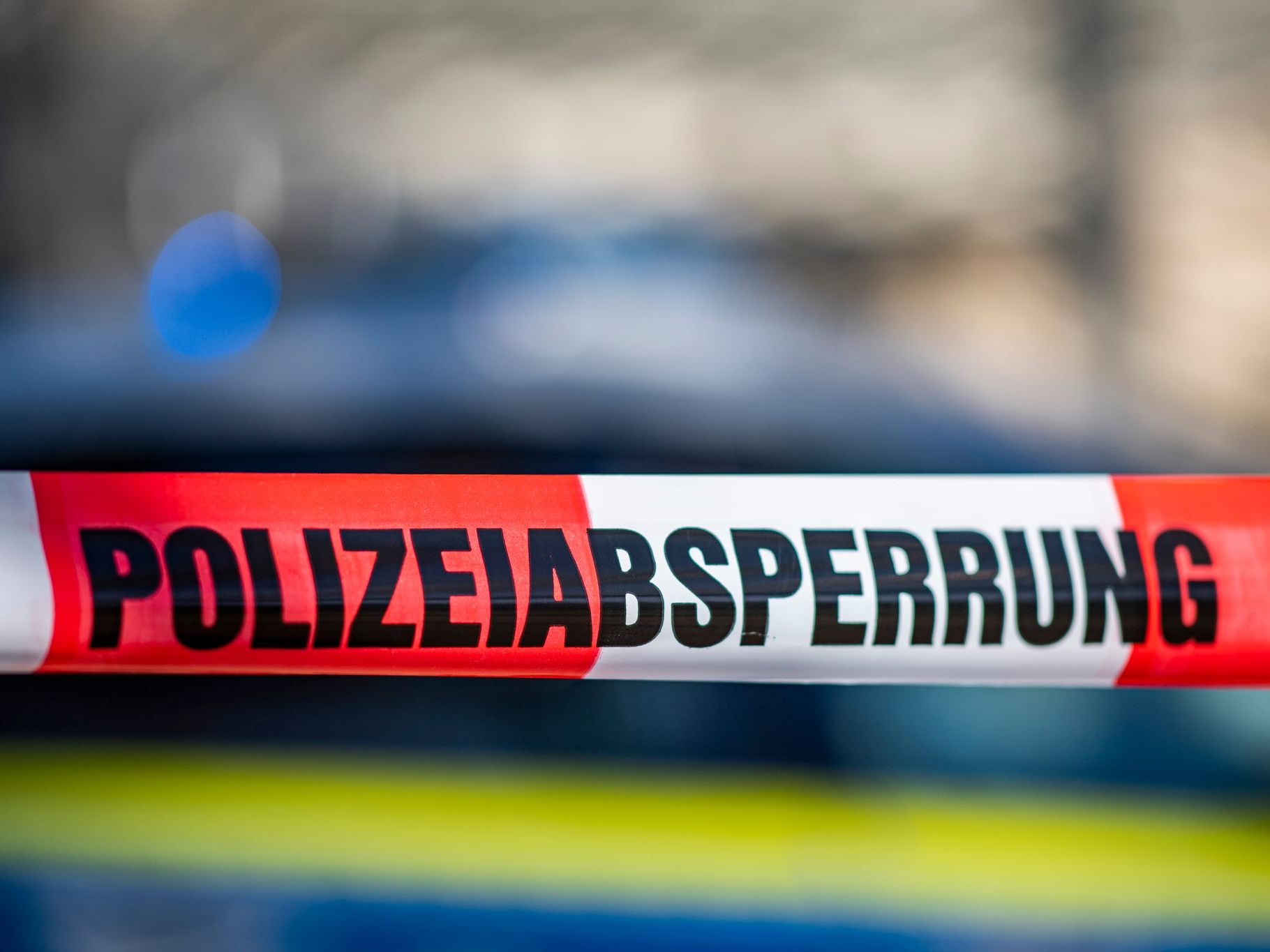 In Kempten wurde in einem leer stehenden Bundeswehrgebäude ein toter Mann entdeckt. (Symbolbild)
