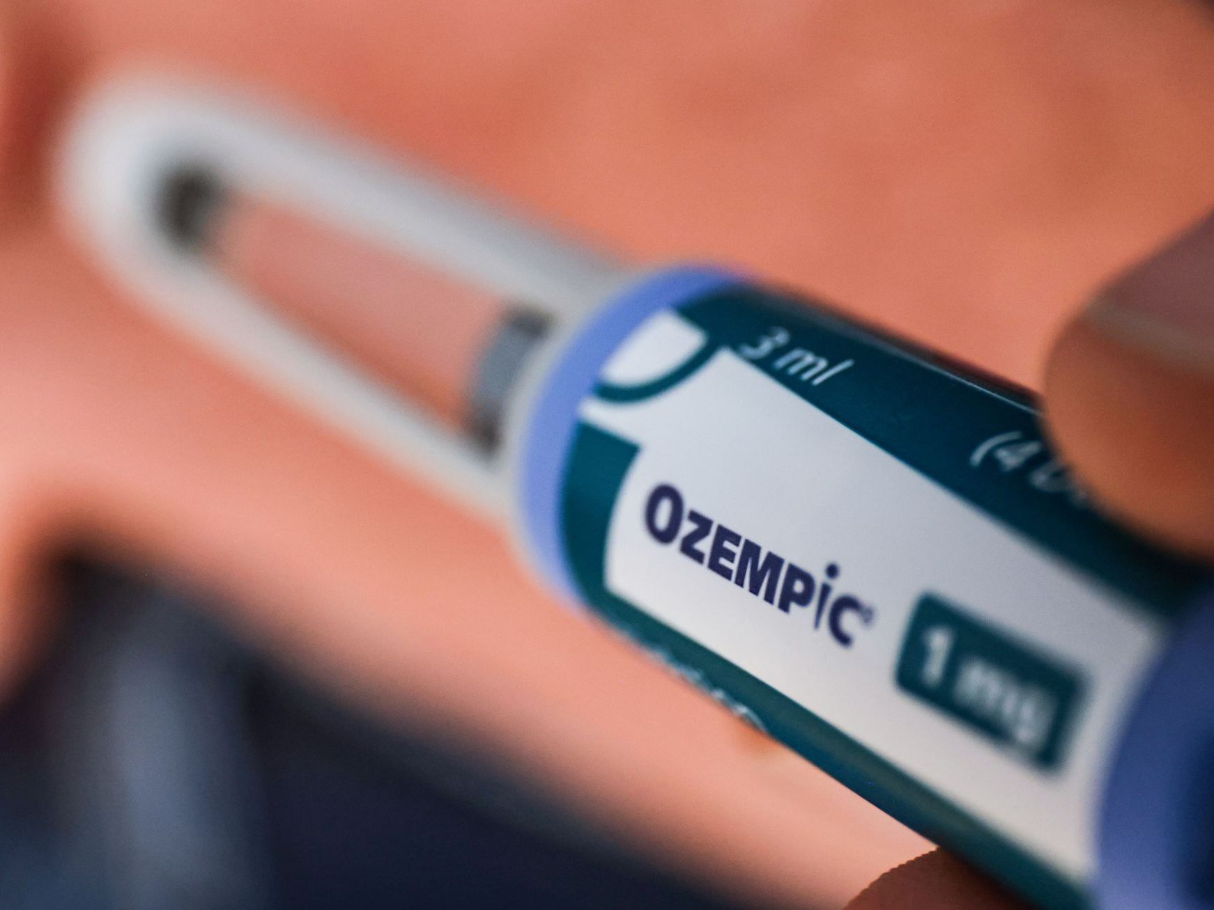 Abnehmspritze mit Nebeneffekt: Weniger Alkohol- und Drogenmissbrauch