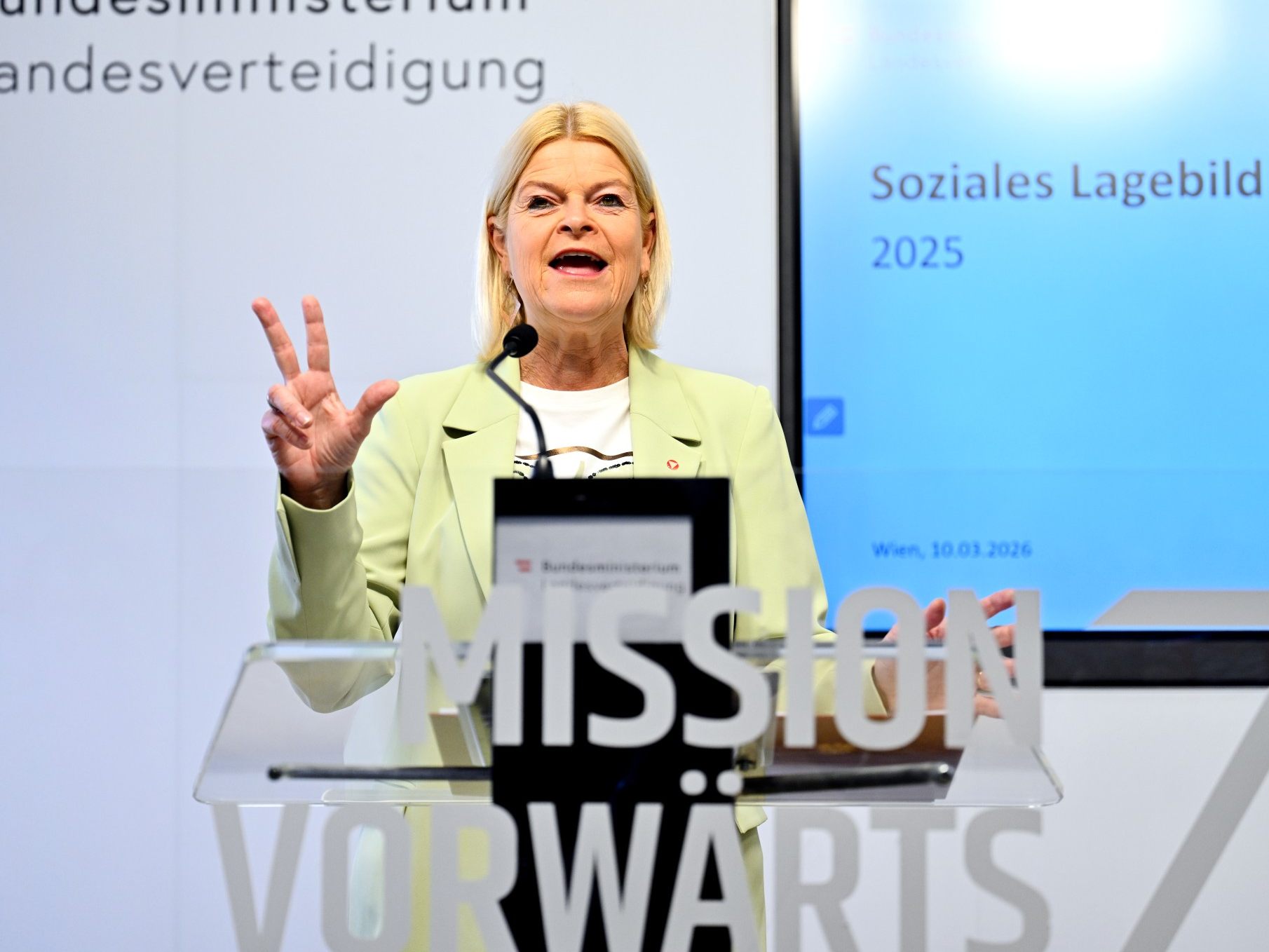 Mehrheit der Bevölkerung für Verlängerung von Präsenz- und Zivildienst.