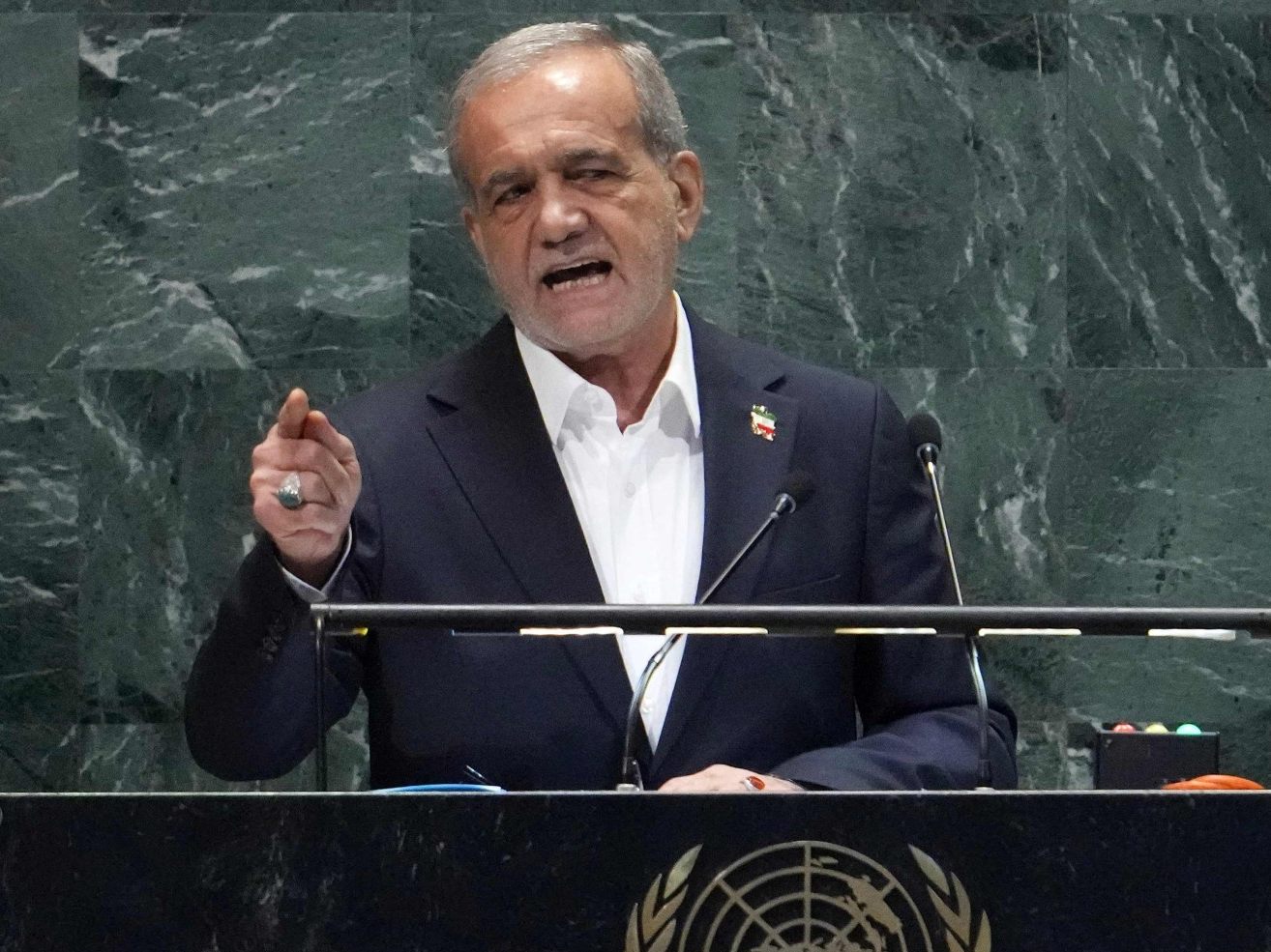 Irans Präsident Massud Peseschkian entschuldigte sich in einer Fernsehansprache für die Angriffe auf Nachbarländer und stellte Bedingungen für ein Ende weiterer Raketenattacken.