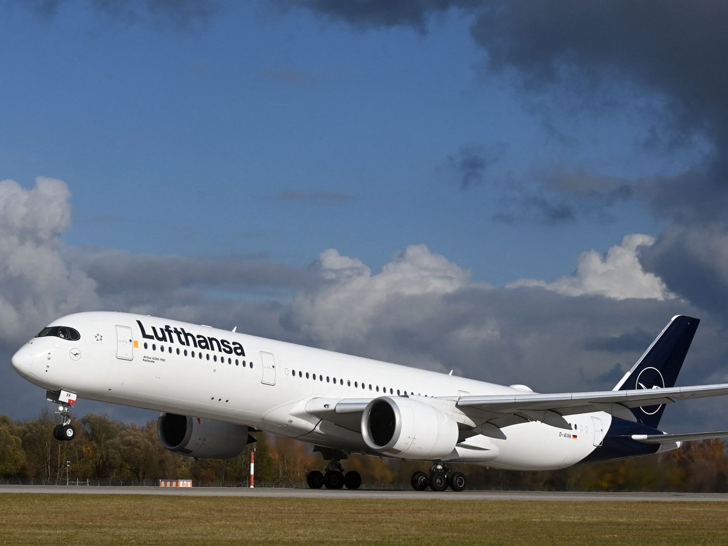 Eine Airbus A-350 der Lufthansa.