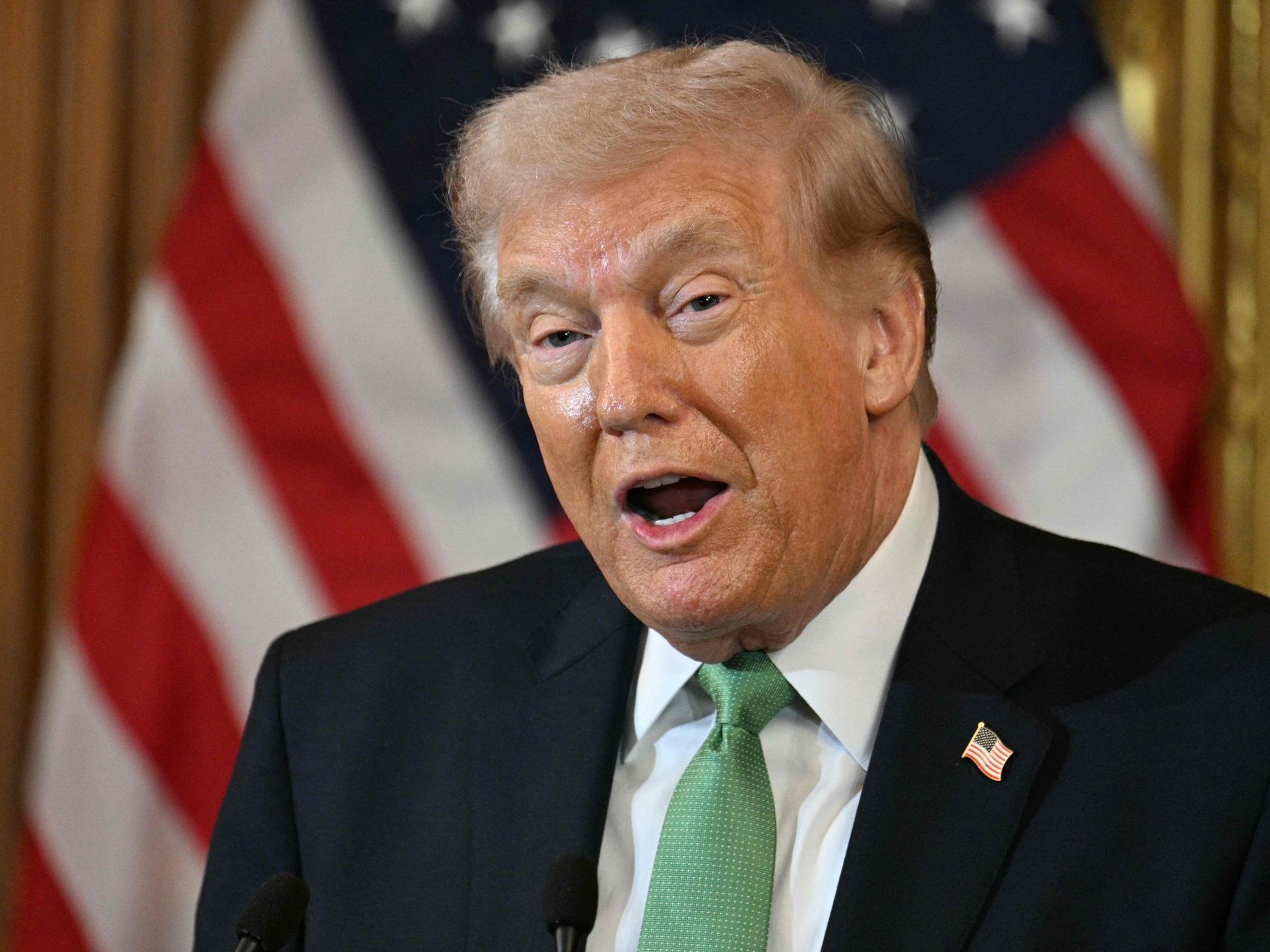 Trump greift NATO-Partner im Iran-Konflikt scharf an und nennt sie "Feiglinge".