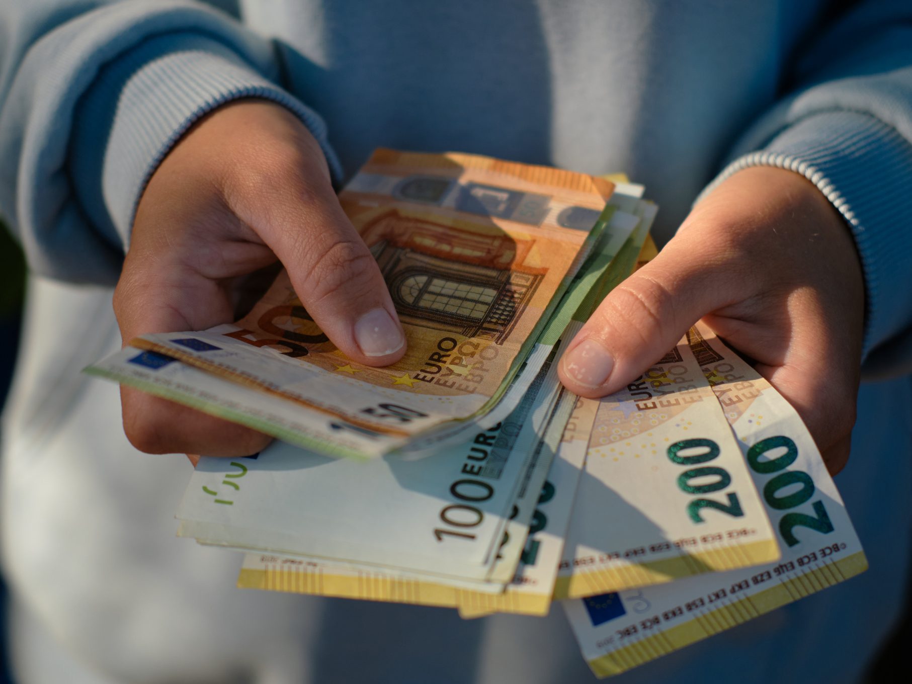 EU beschließt neue Bargeld-Regeln.