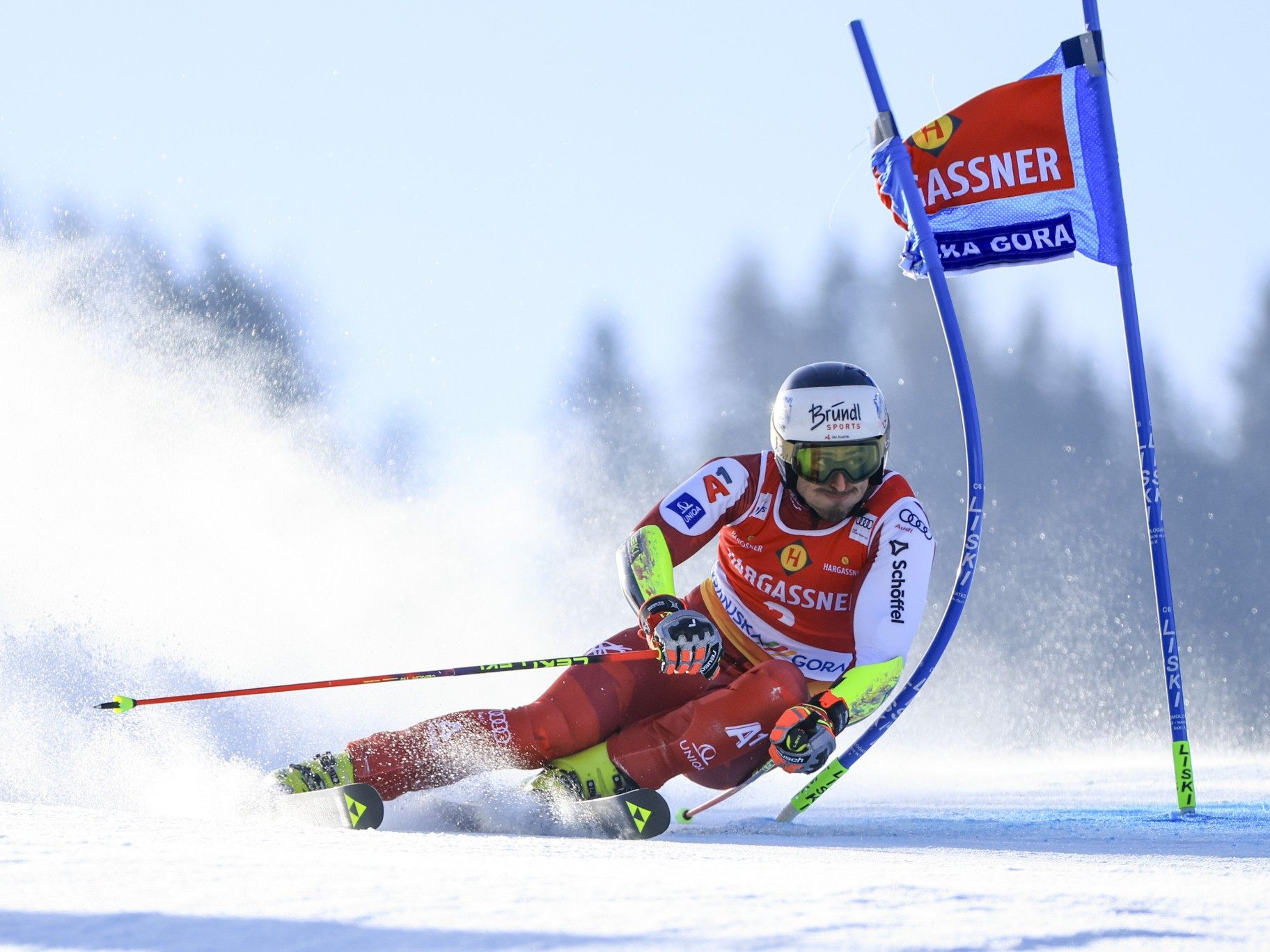 Stefan Brennsteiner liegt nach dem ersten Durchgang nur 0,14 Sekunden hinter Lucas Pinheiro Braathen.