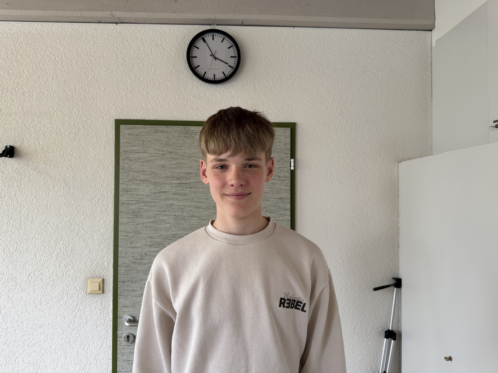 "Mein Nachbar geht in die erste oder zweite Klasse Volksschule, der lernt die analoge und digitale Uhr", berichtet Niklas.