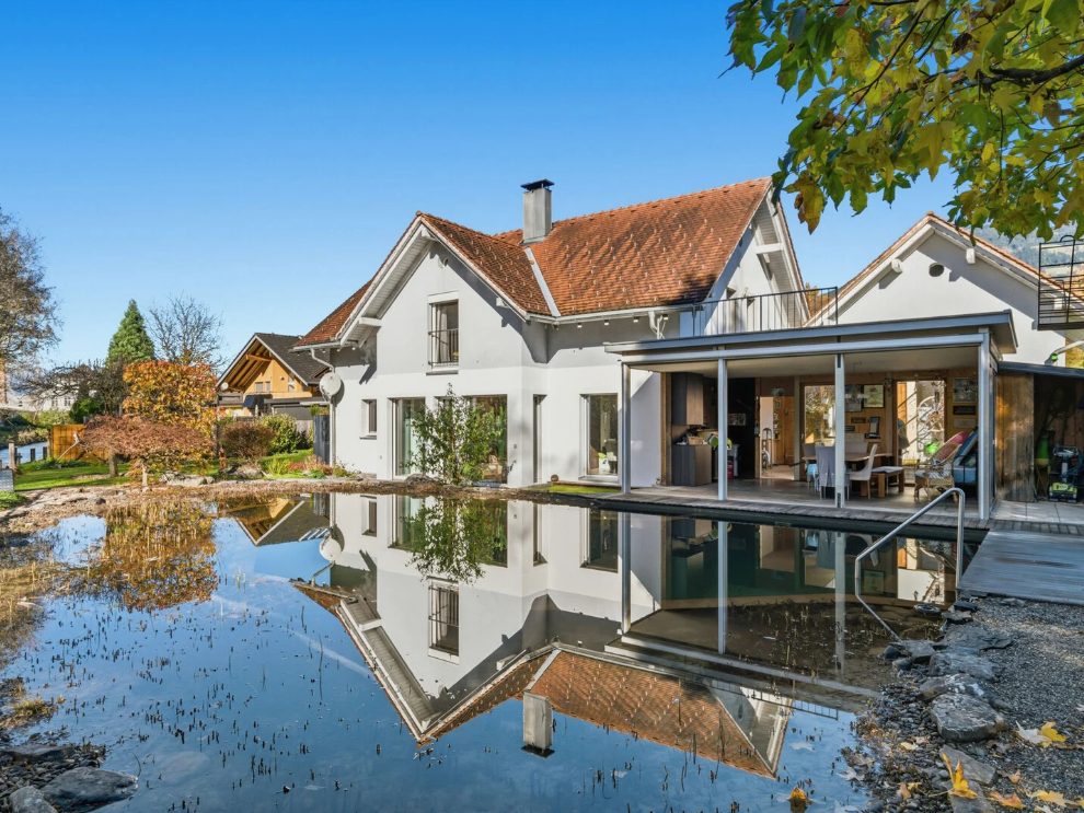 Schlins: Familienhaus mit Garten, Sauna und mehr.