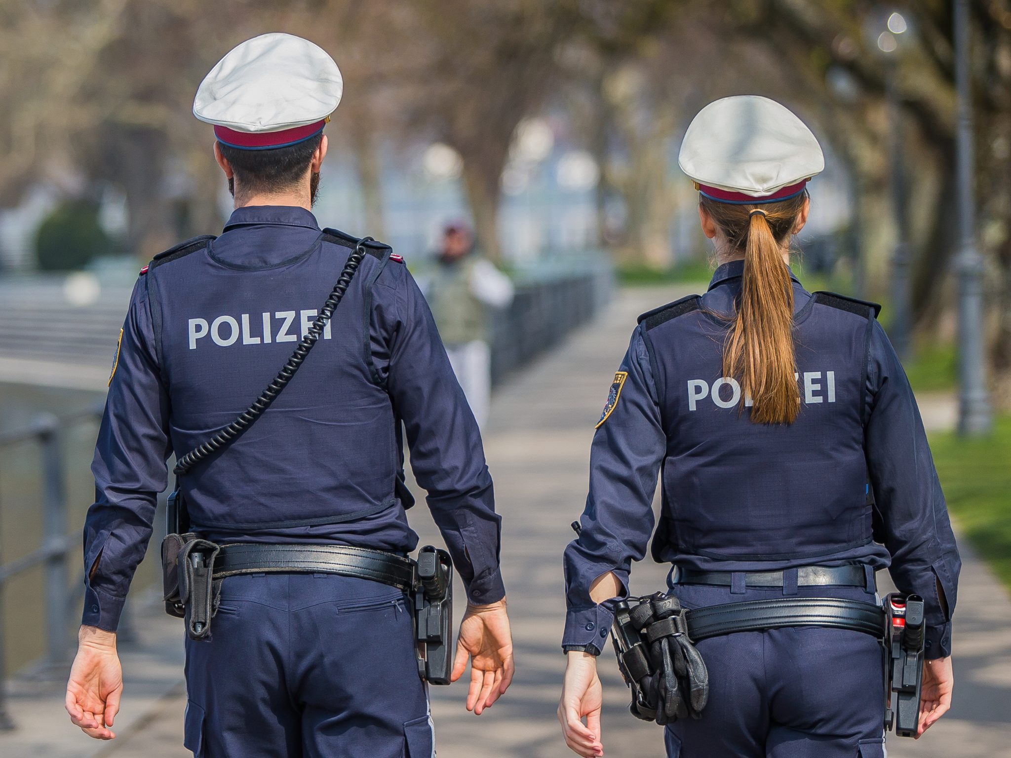 Polizei rettet 75-Jährigen nach Reanimation in Lustenau.