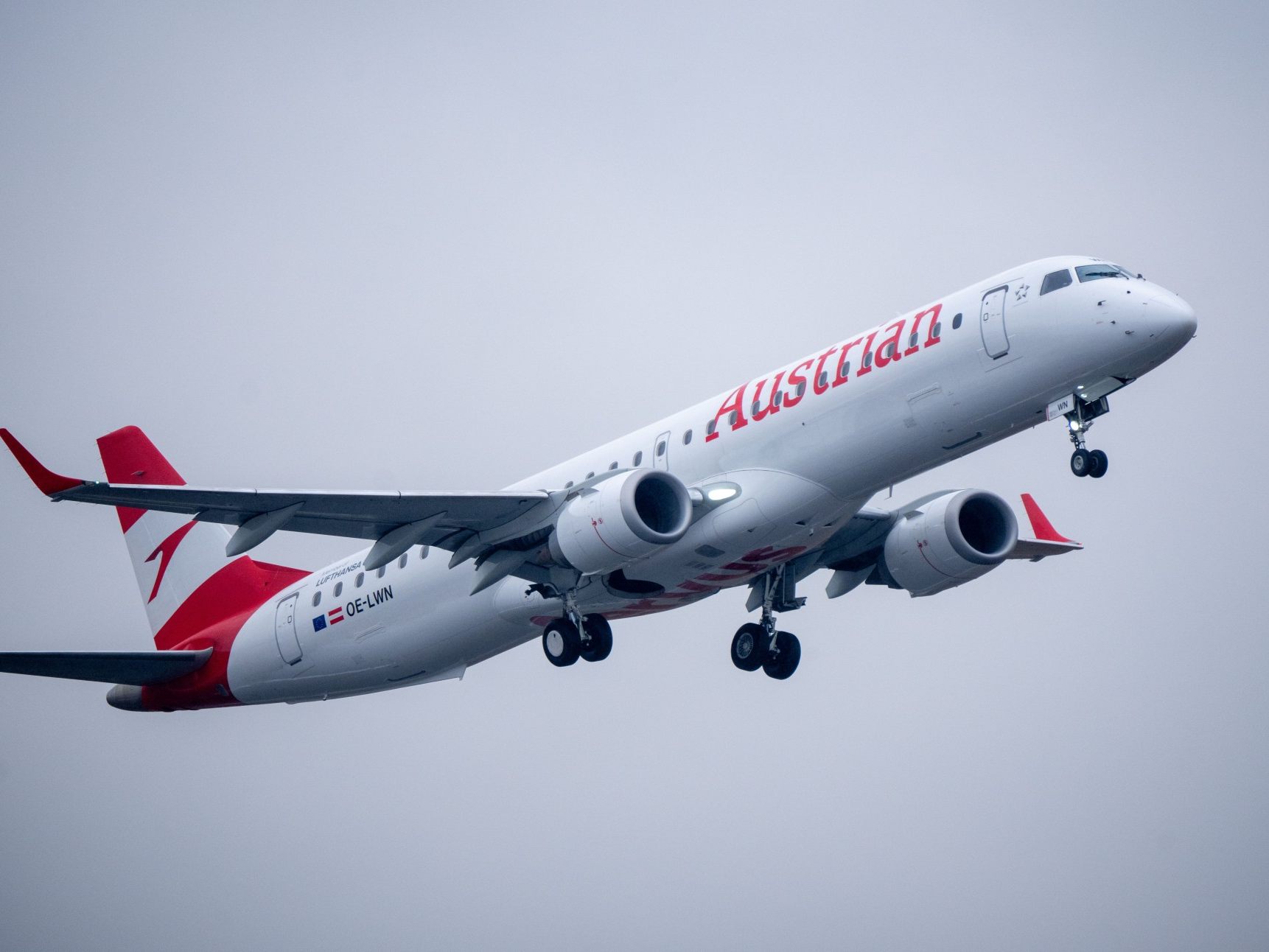 Nach massiven Lufthansa-Streichungen reagiert Austrian Airlines.