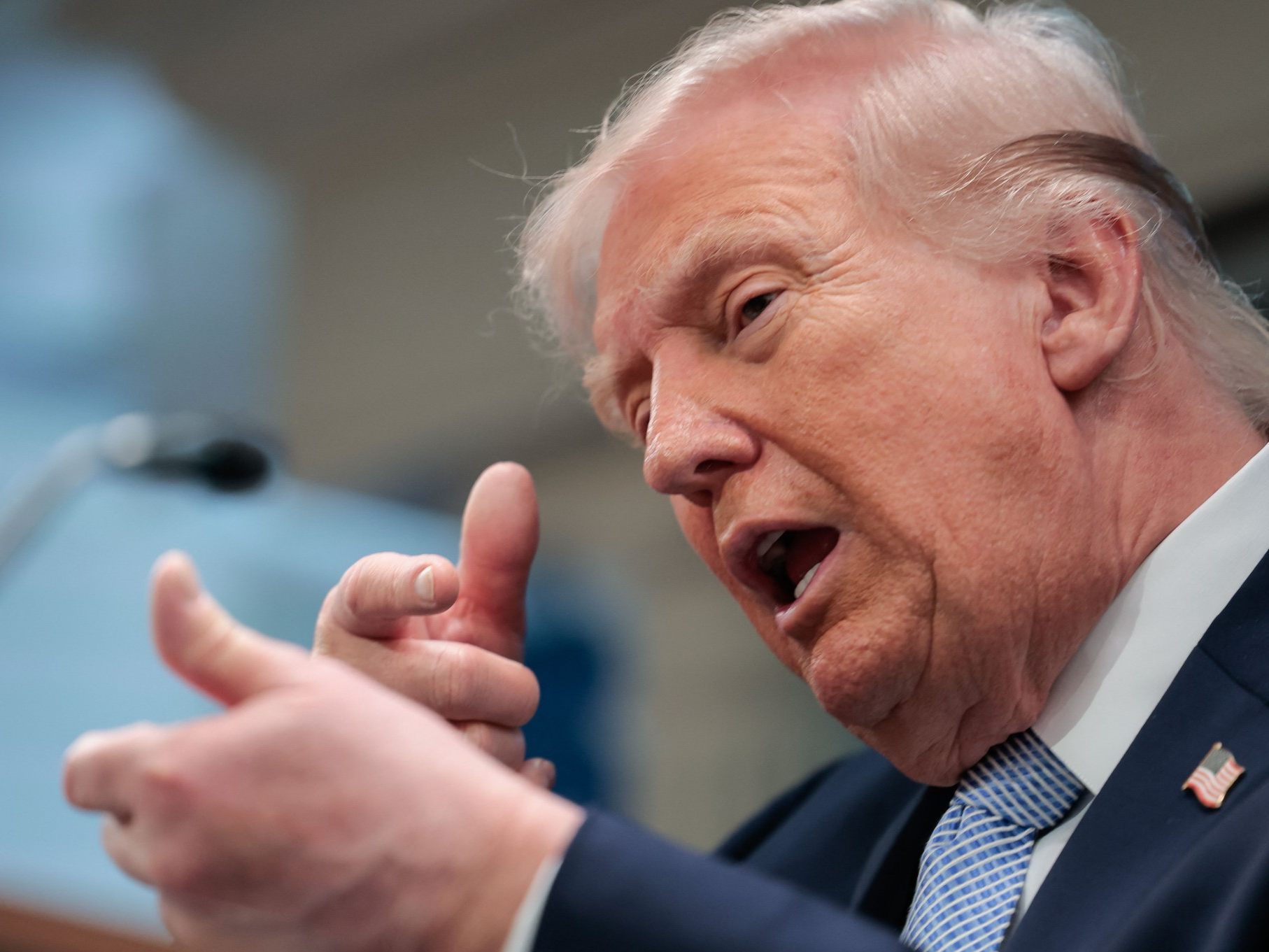 US-Präsident Donald Trump warnt den Iran erneut und dringt auf eine Einigung