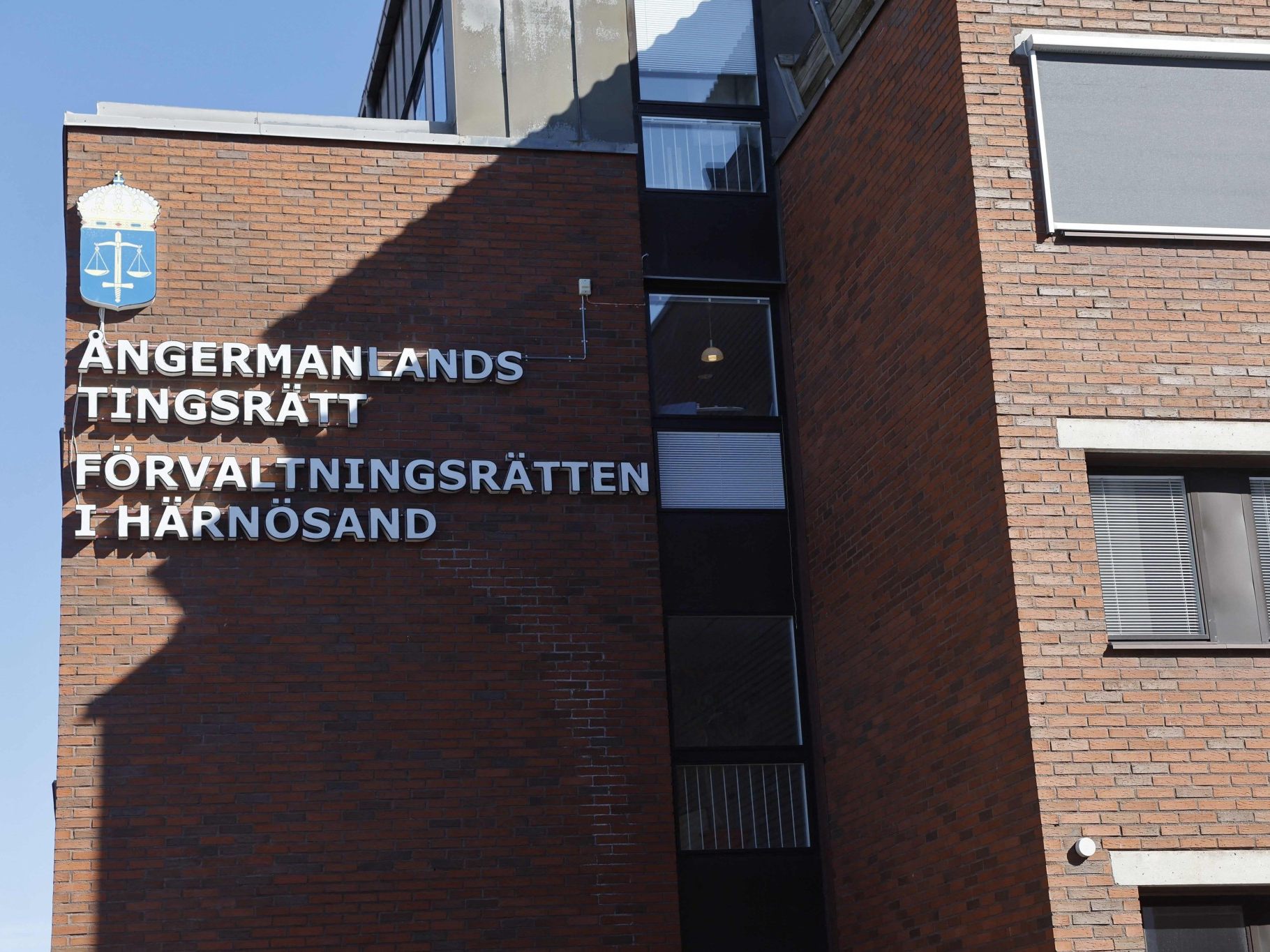 Der Prozess findet im Bezirksgericht Ångermanland statt.