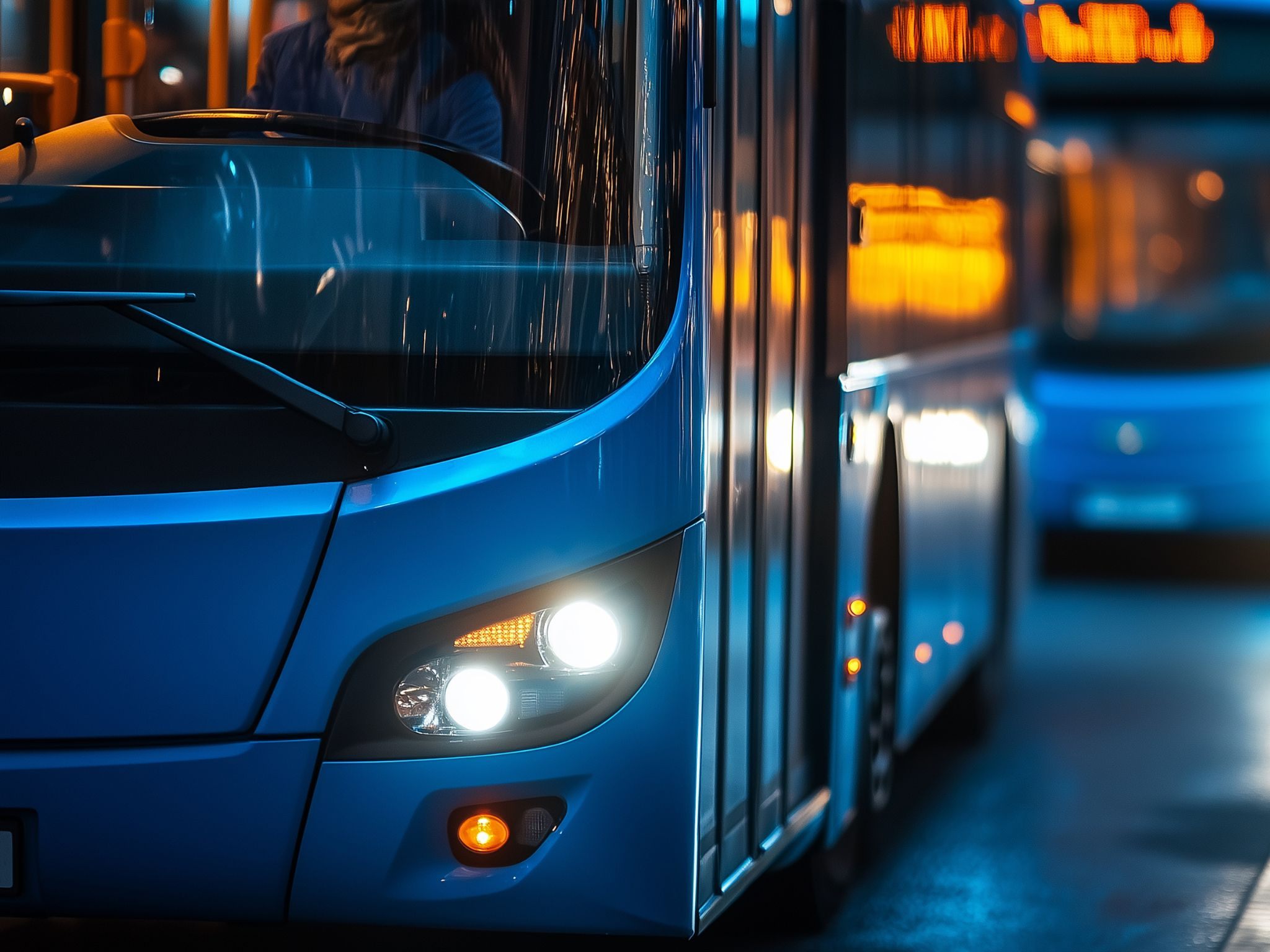 Ein Jugendlicher hat südlich von Oslo einen Linienbus gestohlen und ist damit bis nach Schweden gefahren.