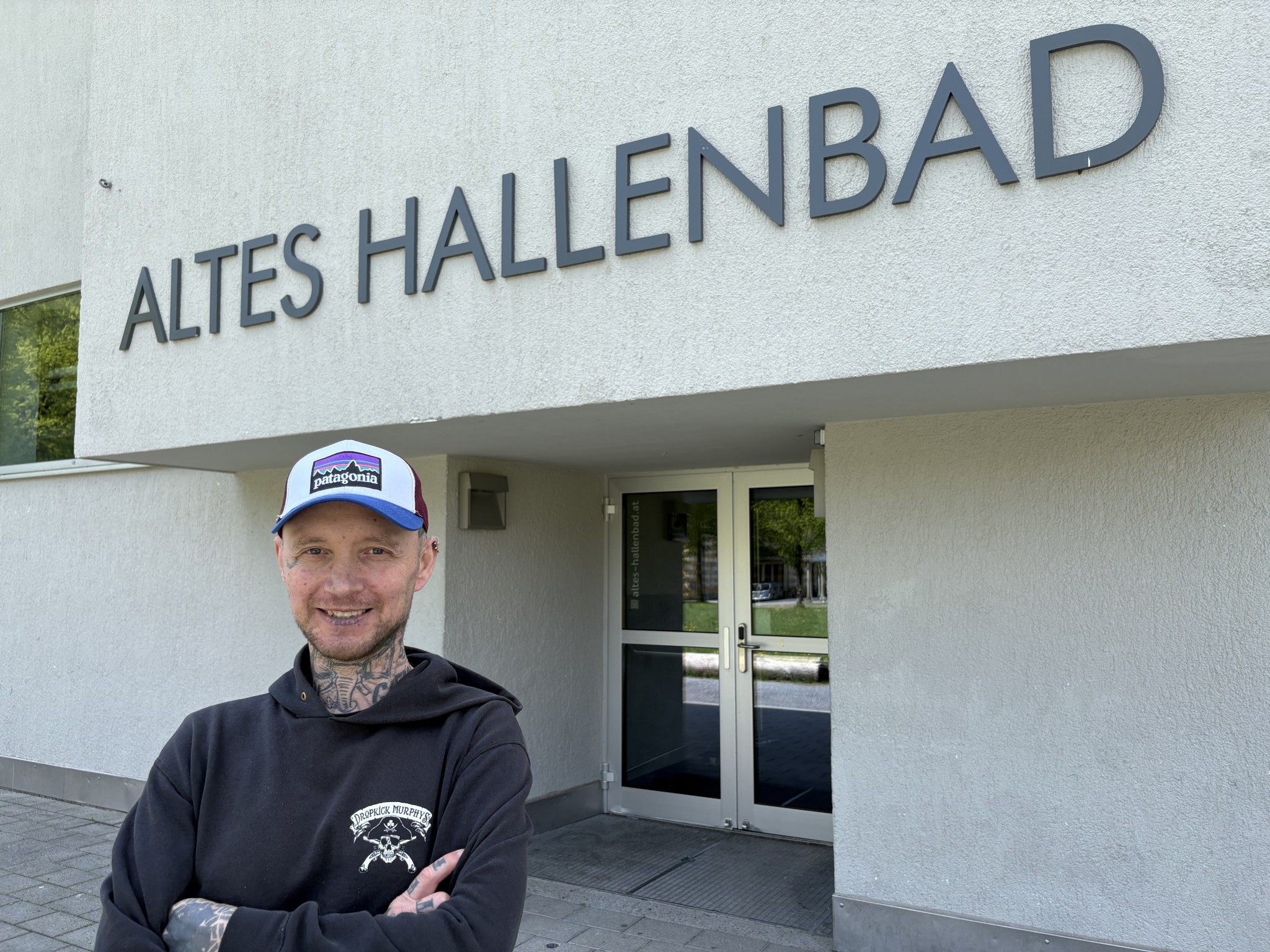 Der Feldkircher Thomas Fehr hat den Spendenflohmarkt am Mittwoch im Alten Hallenbad organisiert.