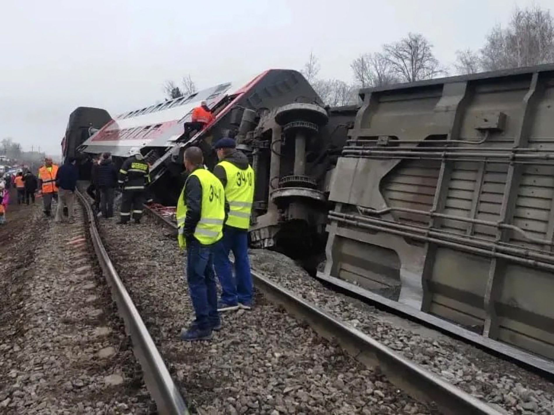 Sieben Waggons aus den Schienen gesprungen