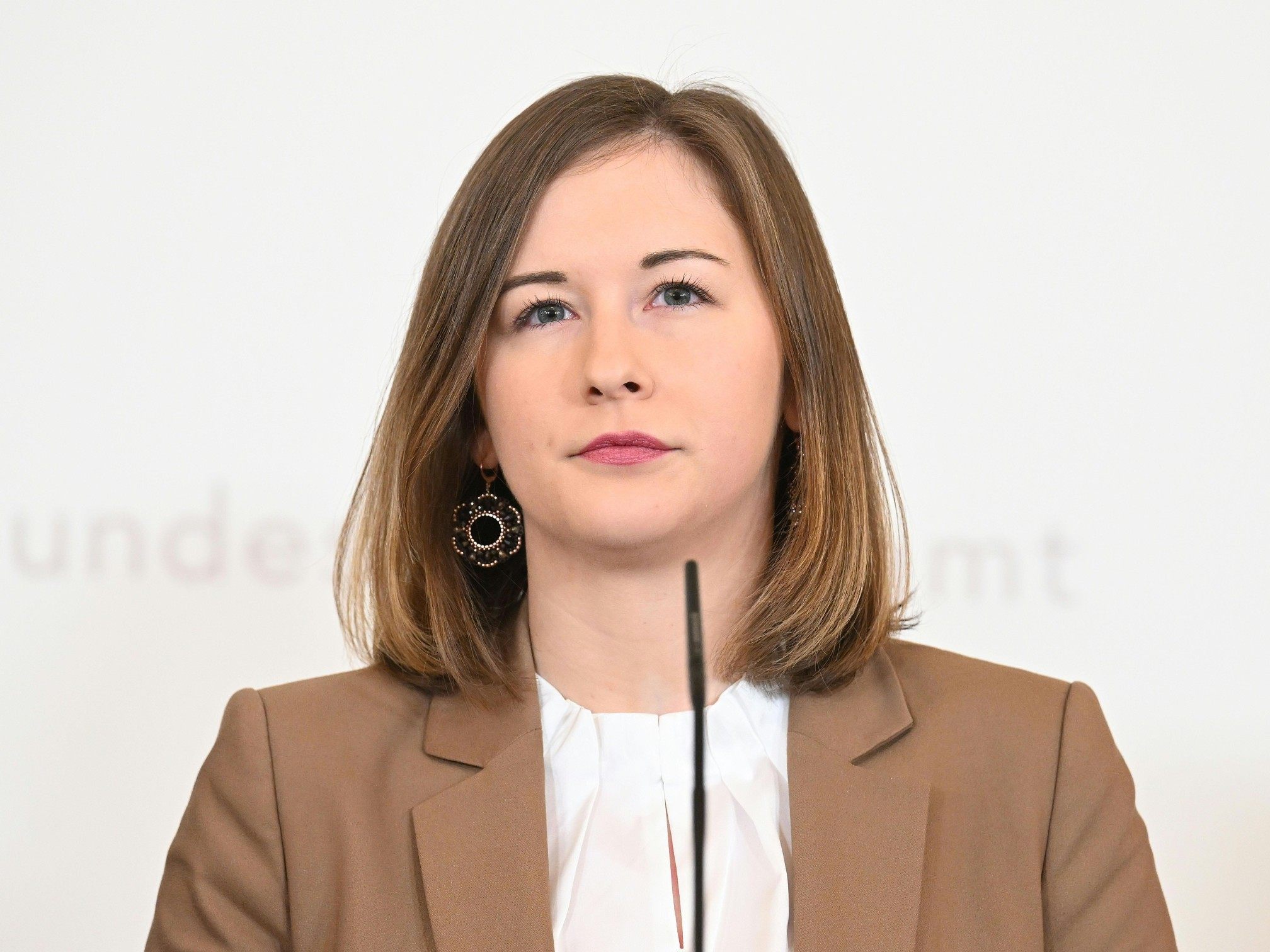Österreich plant härtere Strafen für Prüfungsbetrug: Bis zu 5 Jahre Haft bei Täuschung oder gefälschten Zeugnissen.