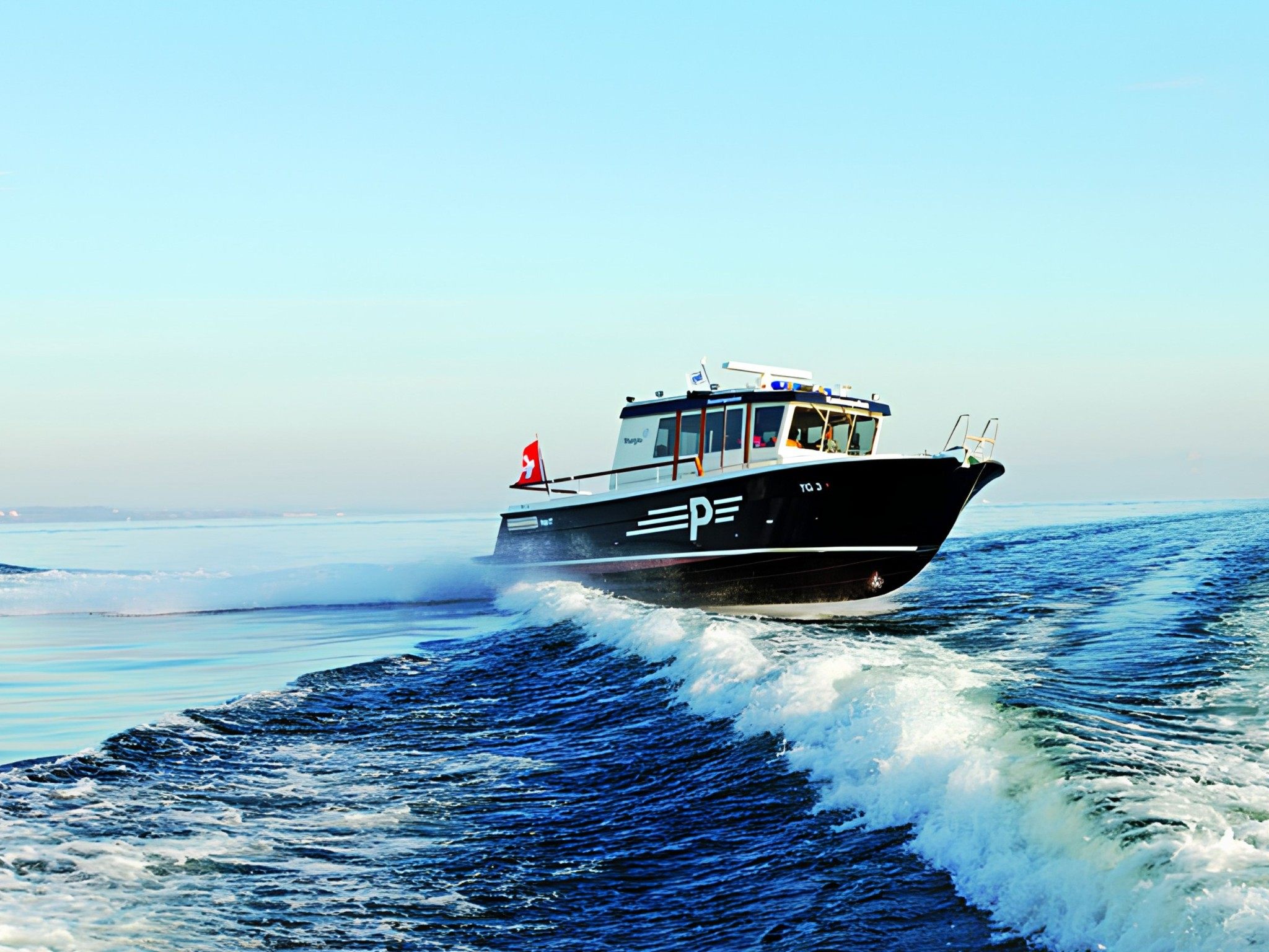 Ein Boot der Schweizer Seepolizei im Einsatz.