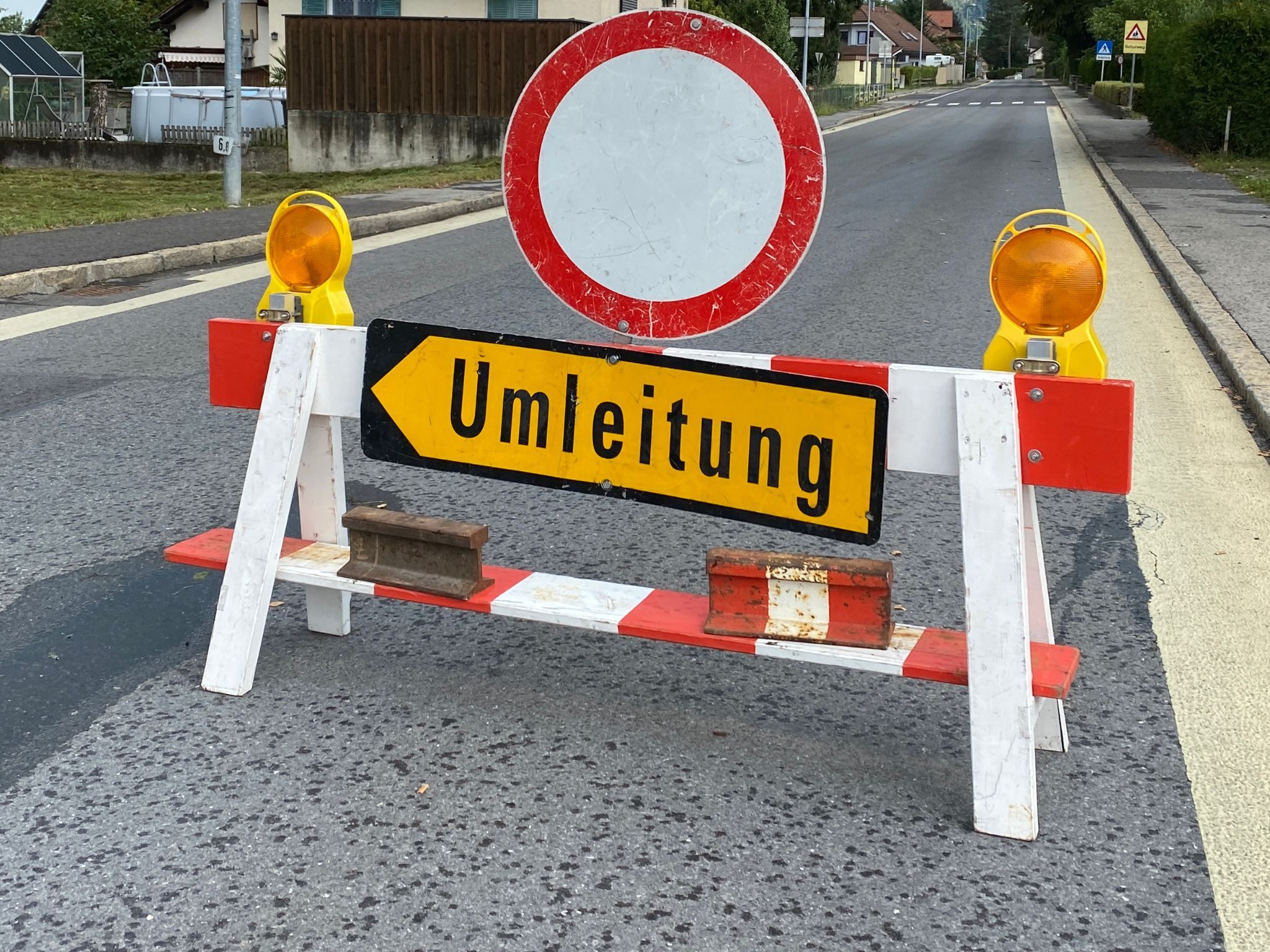 Die L3 in Wolfurt wird ab 20. April bis Mitte Juli gesperrt. Grund sind Bauarbeiten für die Nahwärme. Verkehr wird über Lauterach umgeleitet. (Symbolbild)