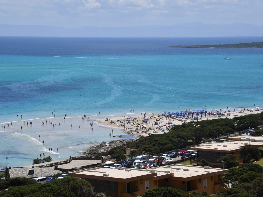 Der feine weiße Sand in Sardinien ist geschützt
