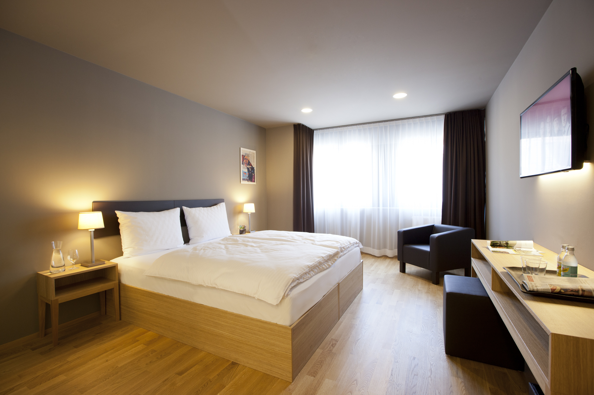 Den Gästen werden große Zimmer und trennbare Betten geboten.