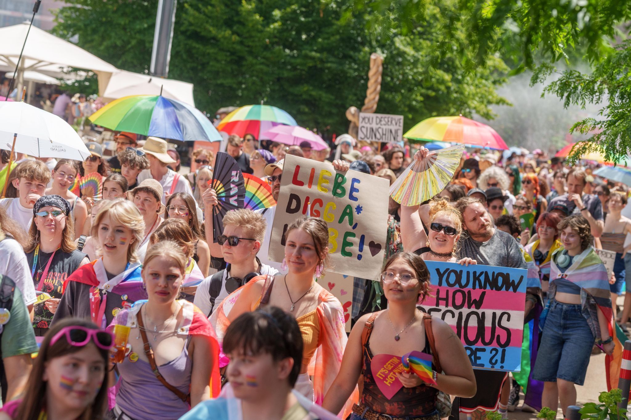 Christopher Street Day in Bildern: Bunte Parade durch Bregenz