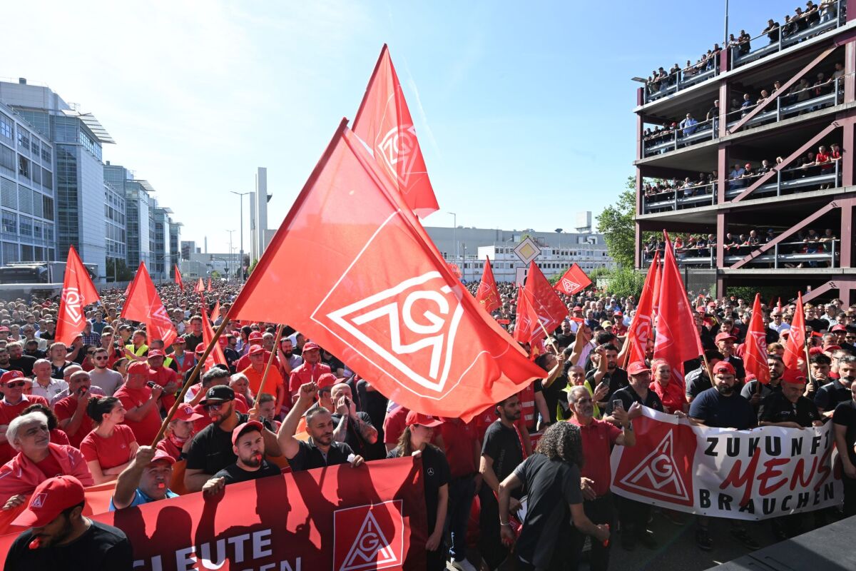 Die Beschäftigten wehren sich gegen den massiven Stellenabbau