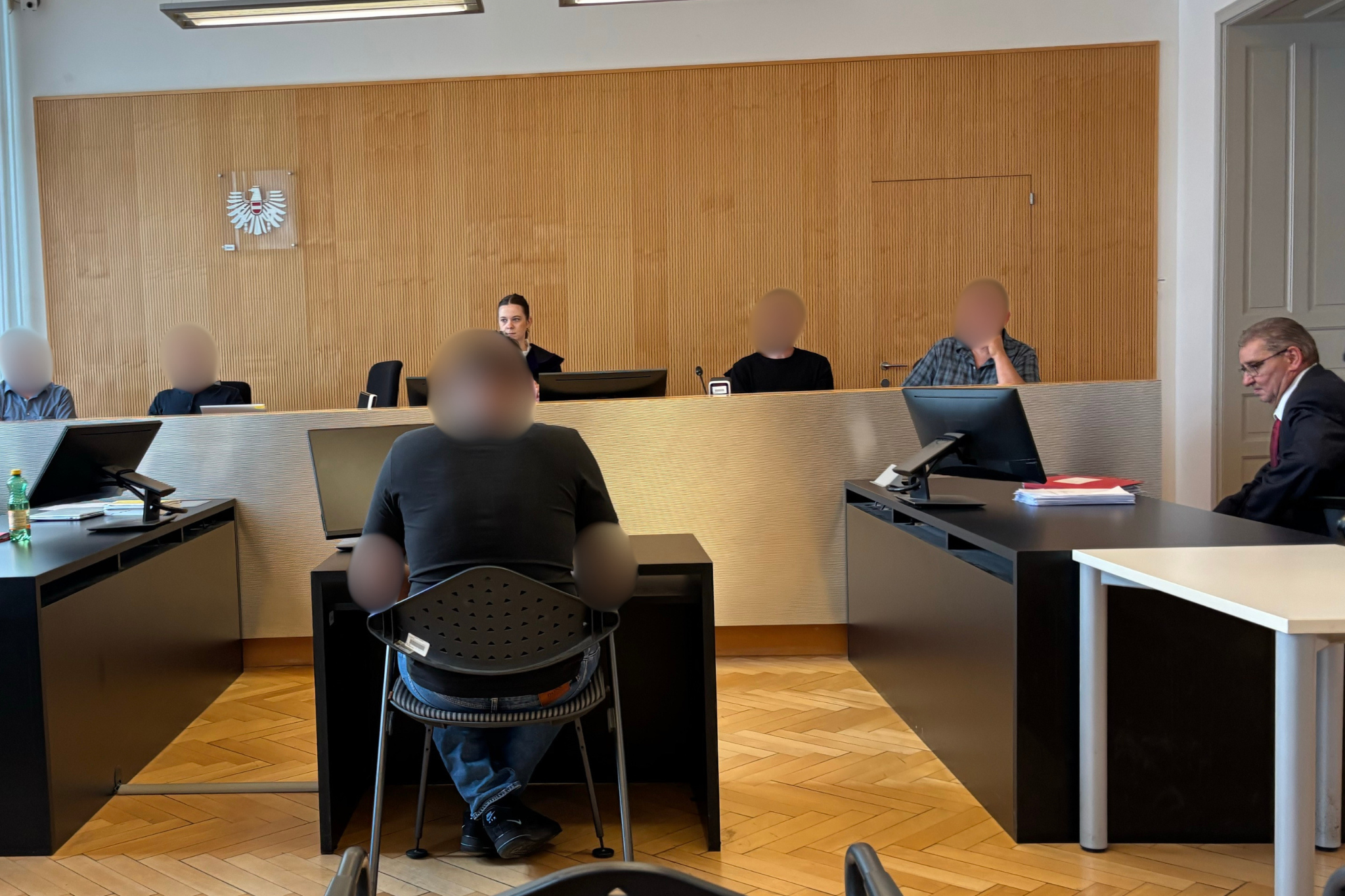 190.000 Euro für Bordell? Zeugen widersprechen dem Angeklagten