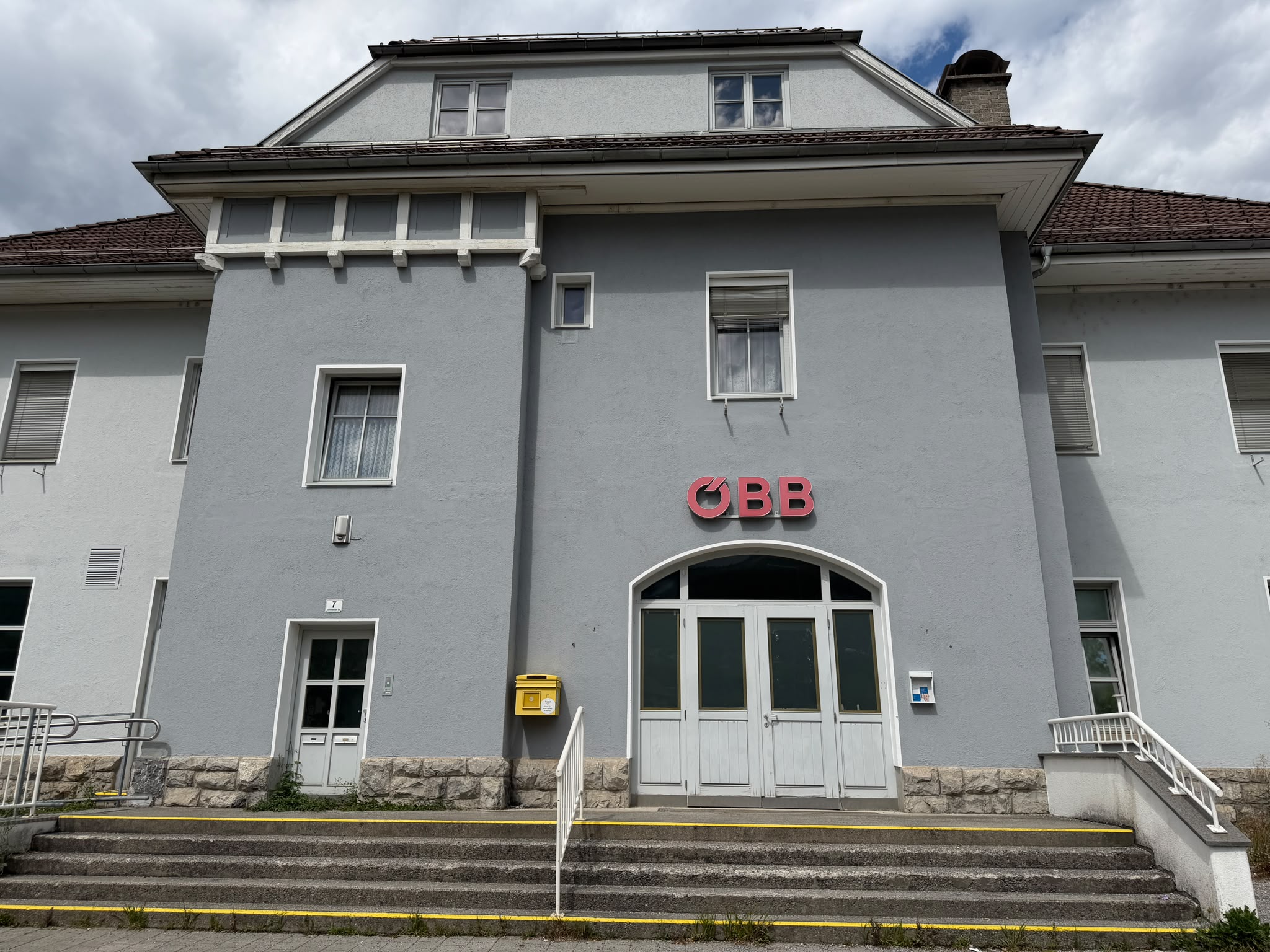 Grund für die Bauarbeiten ist die Modernisierung der Bahnstrecke zwischen Feldkirch und Buchs SG.