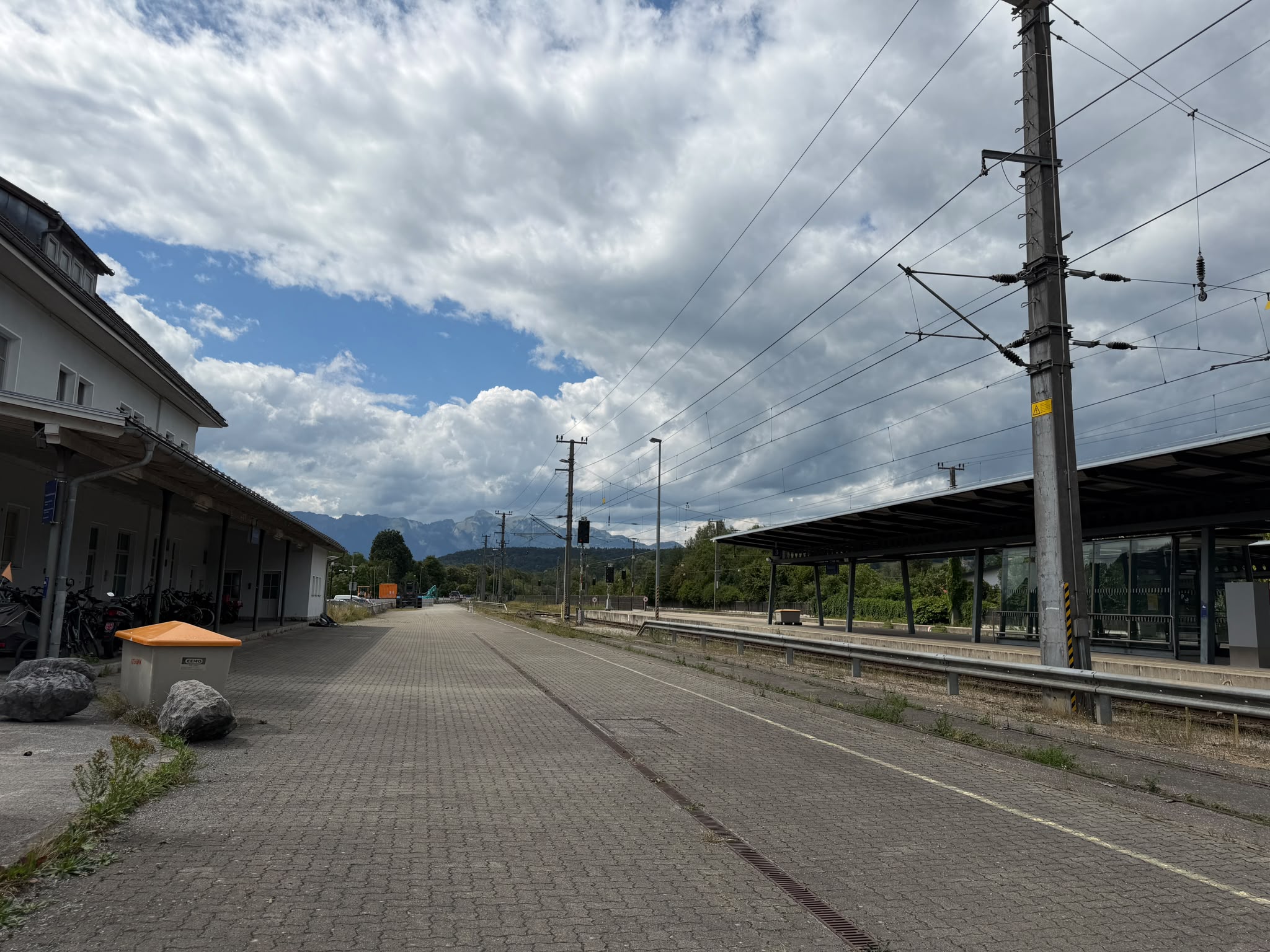 Noch ist es ruhig am Bahnhof Frastanz. Ab Dienstag sorgen die Bauarbeiten und das erhöhte Verladeaufkommen für mehr Betrieb.