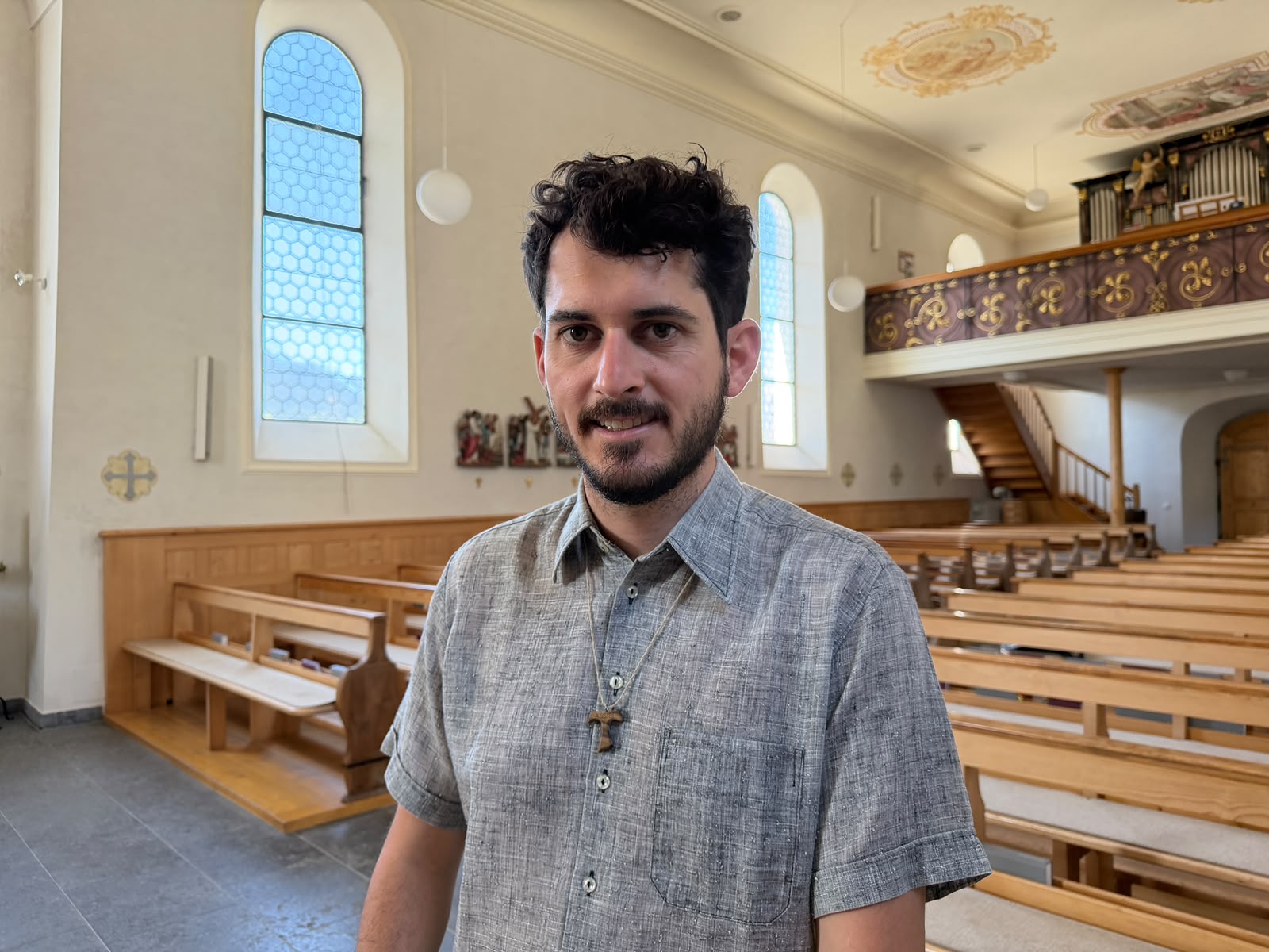 In seiner Heimatgemeinde Nüziders war Steiner als Ministrant tätig.