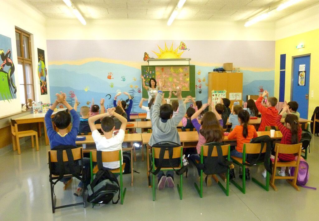 Schule lebt von Engagement von Lehrern und Schülern. Viel Engagement braucht auch die Bildungsdirektion derzeit für die Rekrutierung von Lehrpersonal.  SYMBOLBILD APA